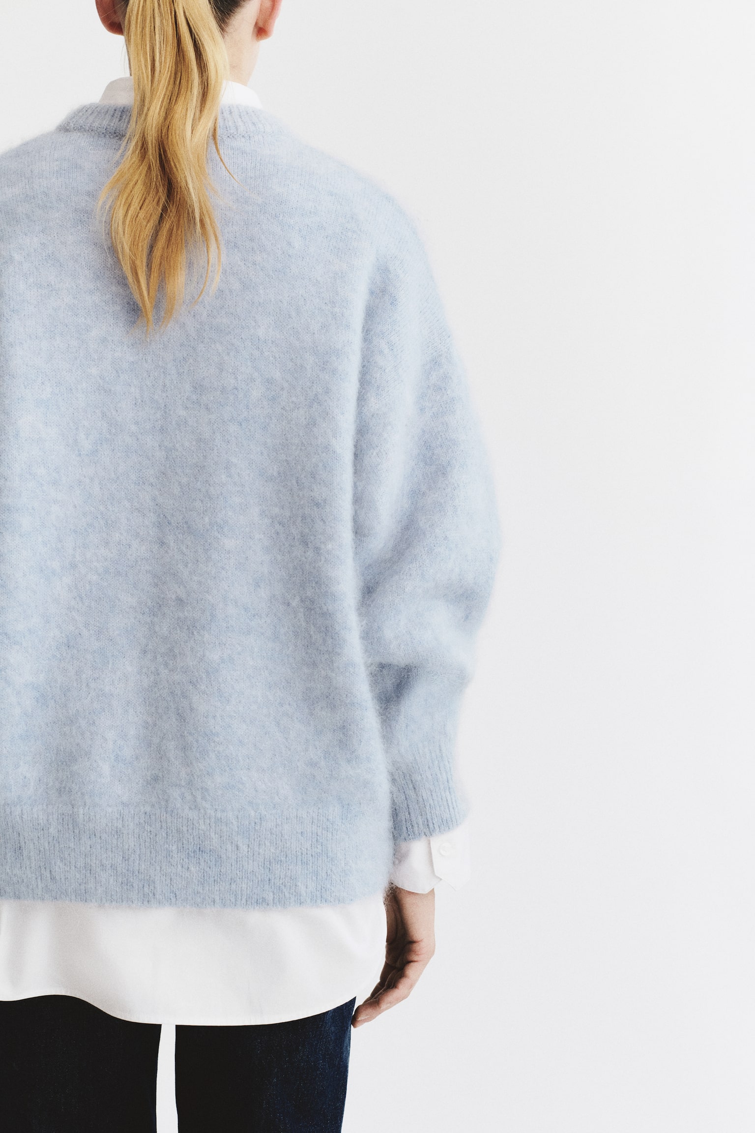 Женский свитер H&M Oversized Mohair-Blend, цвет: Светлый пыльный синий — фото 4
