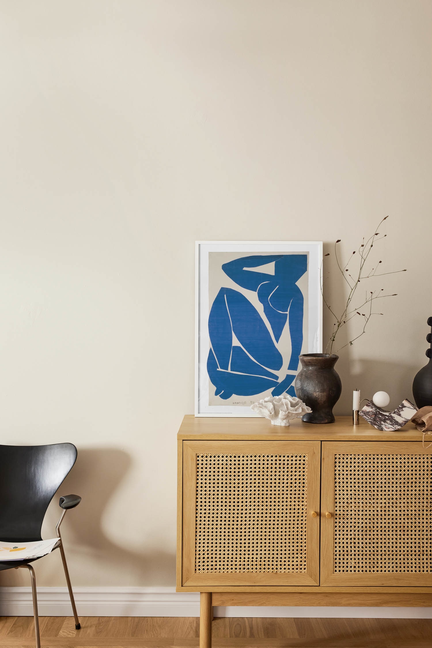 Nu Bleu III Poster - Beige/blau
