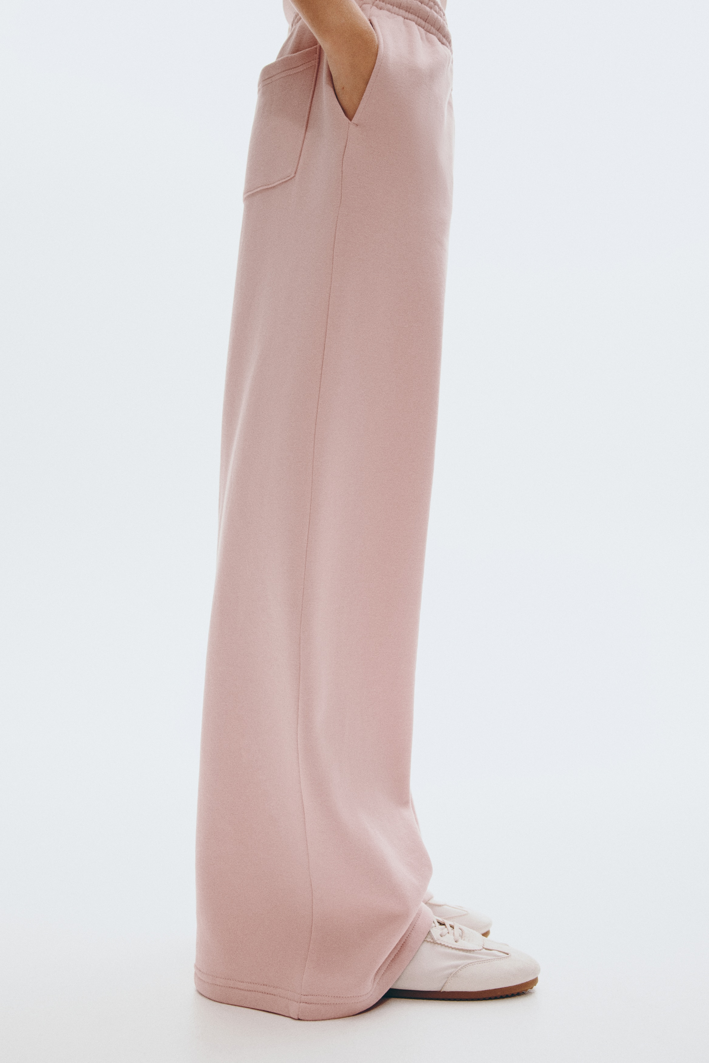 Wide joggers