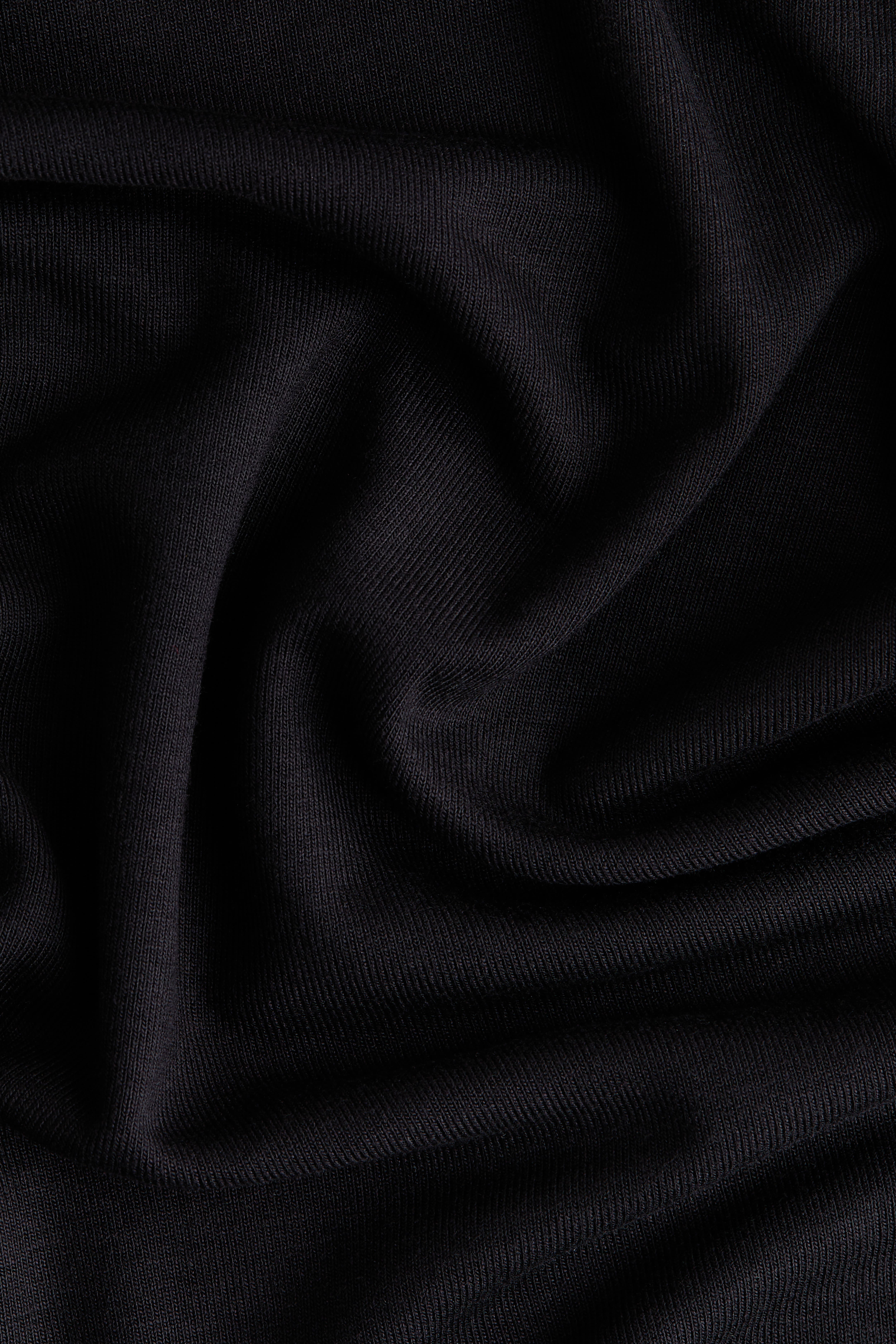 Long-Sleeved Fine-Knit Top