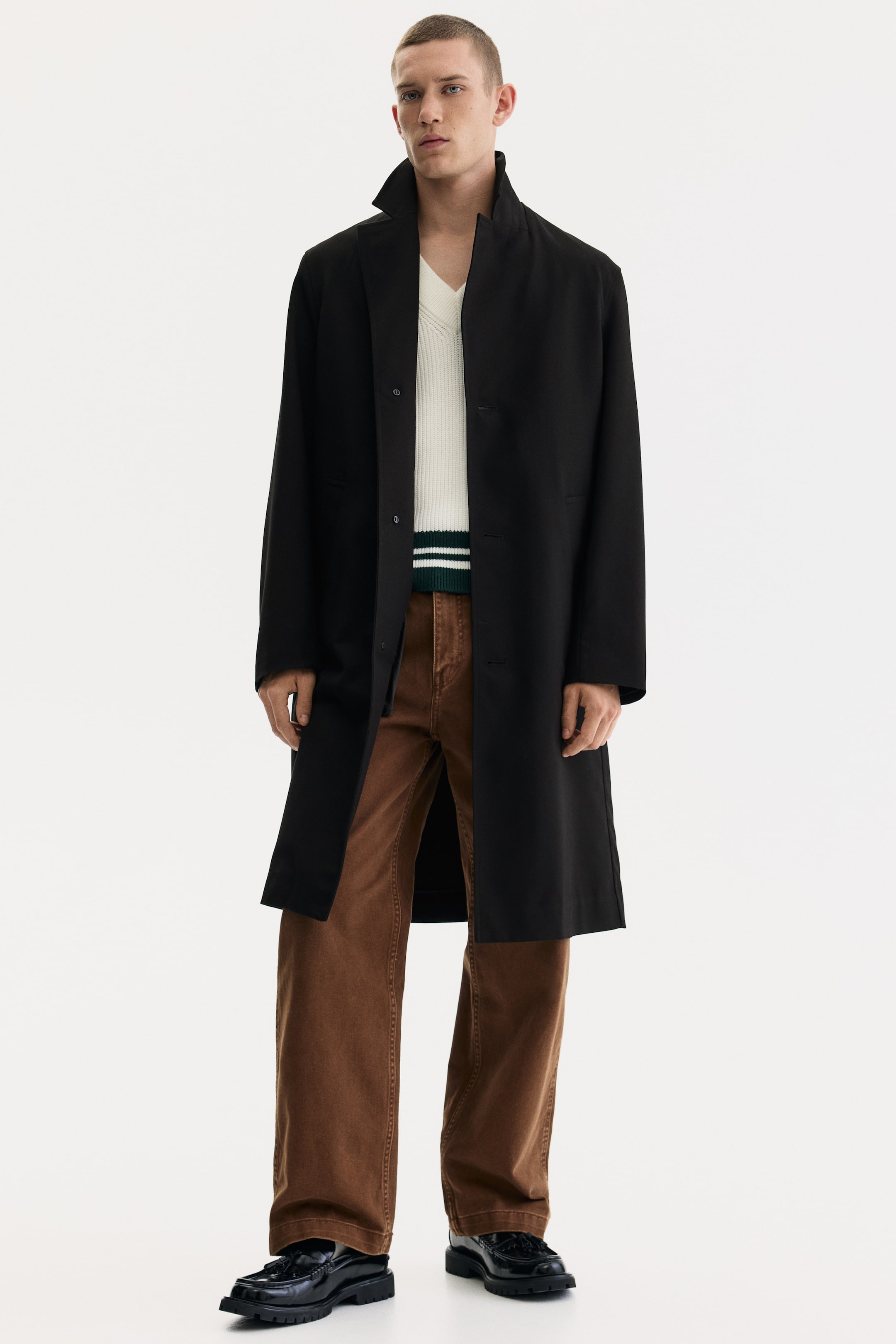 Ampliar la imagen: Abrigo de botonadura sencilla - Negro - Men | H&M MX 1