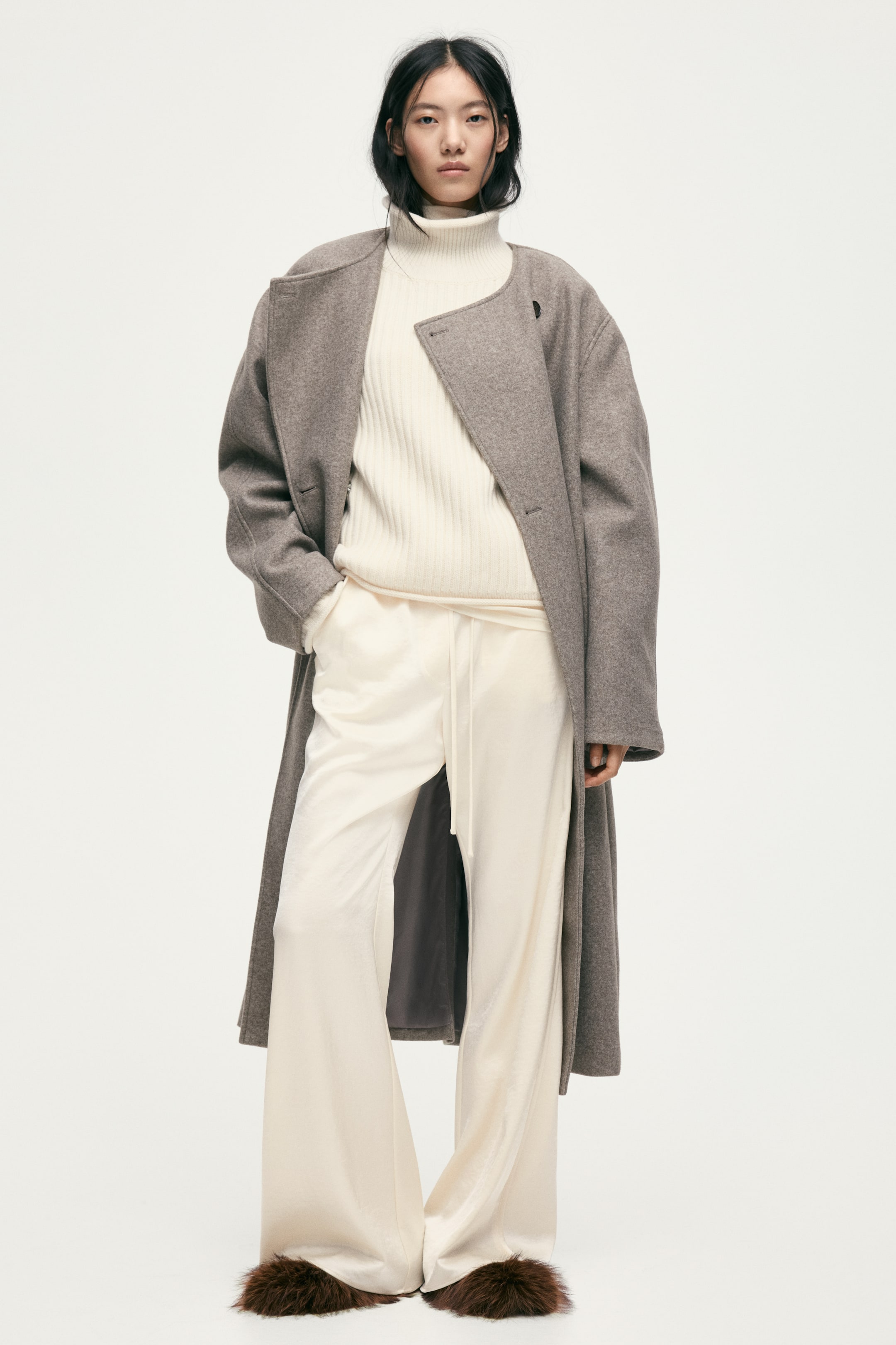 이미지 확대 보기: 새틴 플레어 팬츠 - 크림 - 여성 | H&M KR 1