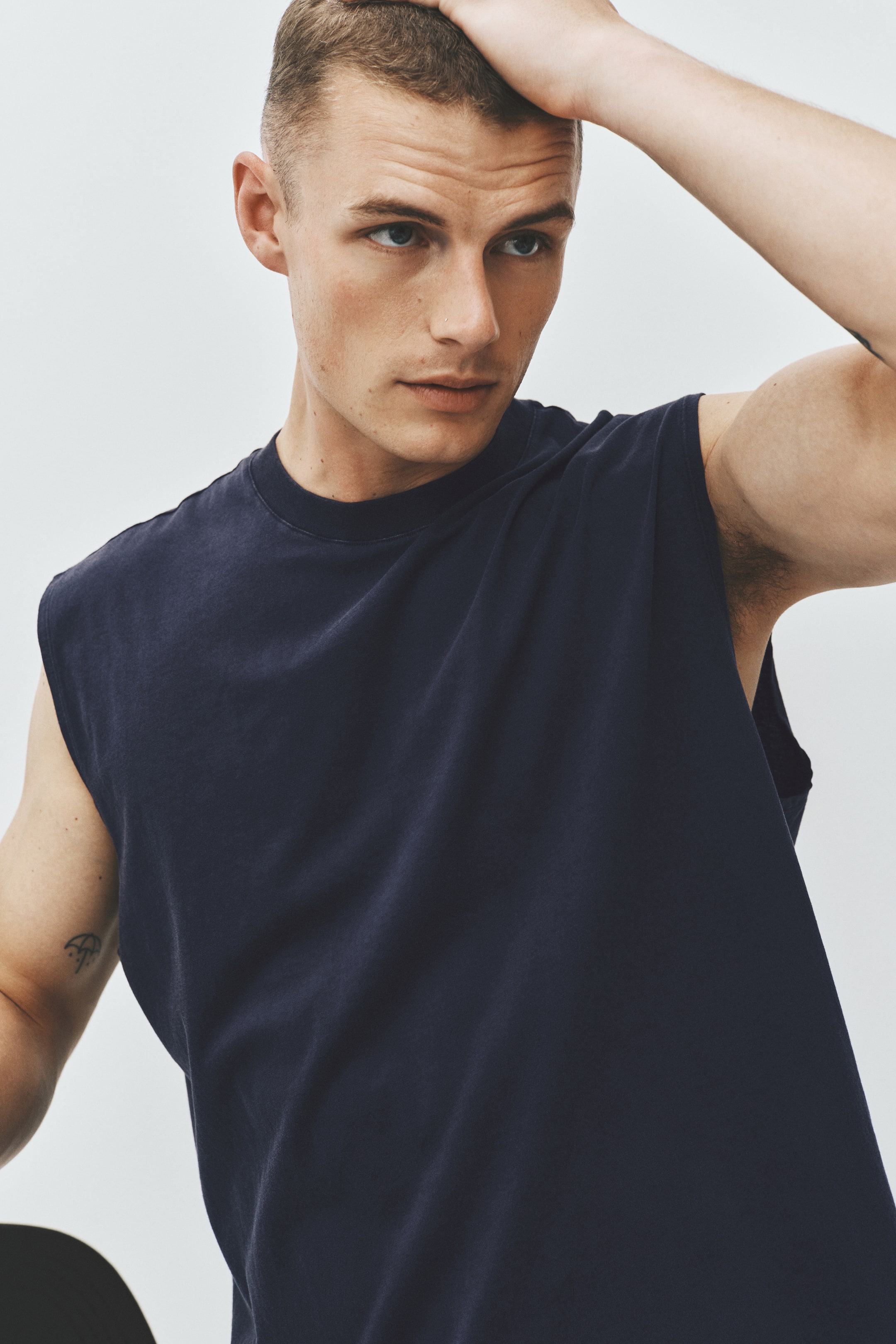 Loose-Fit Sports Tank Top with DryMove™