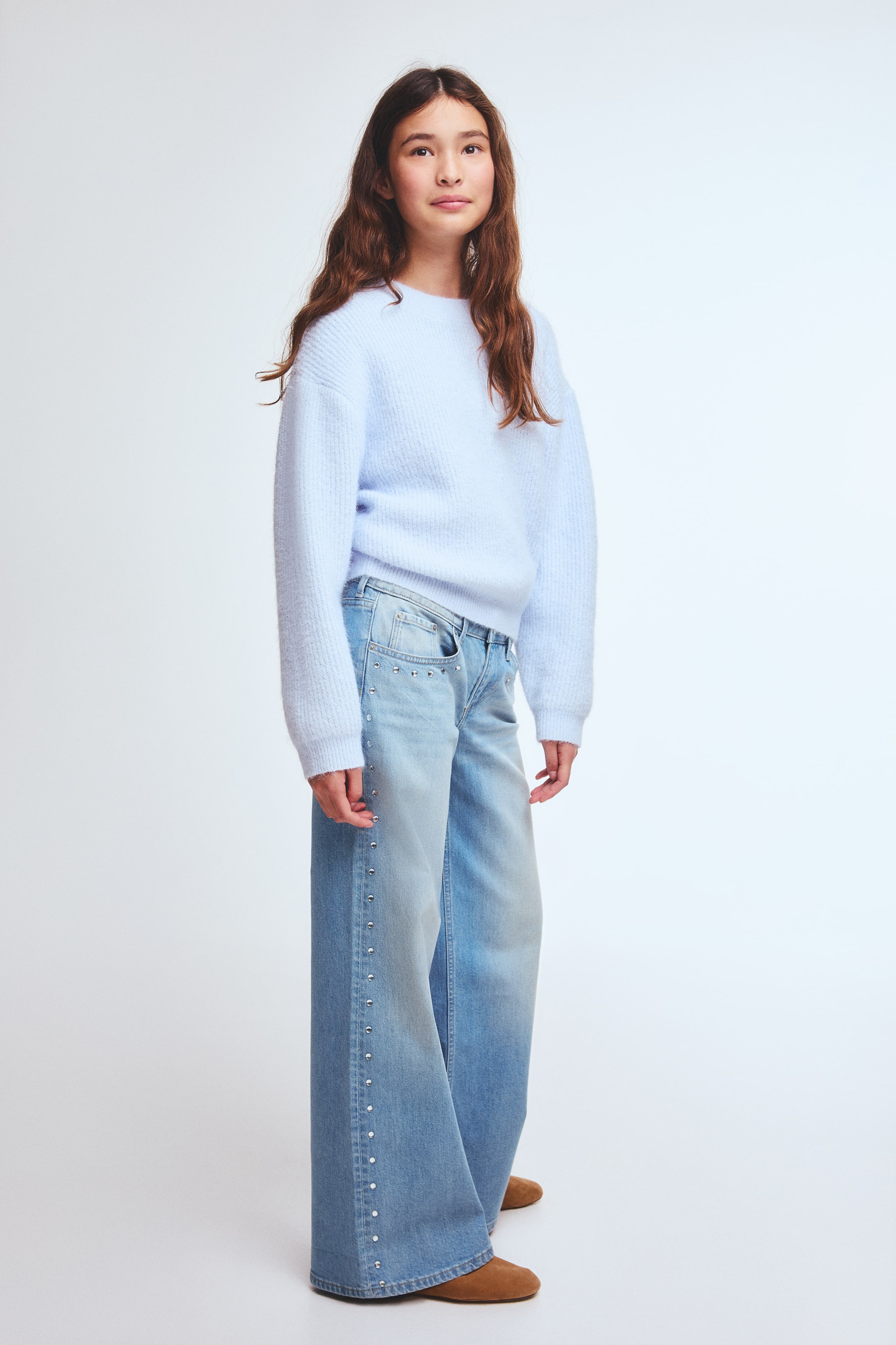 Grotere afbeelding bekijken: Studded Wide Leg Low Jeans - Licht denimblauw/studs - KINDEREN | H&M BE 2