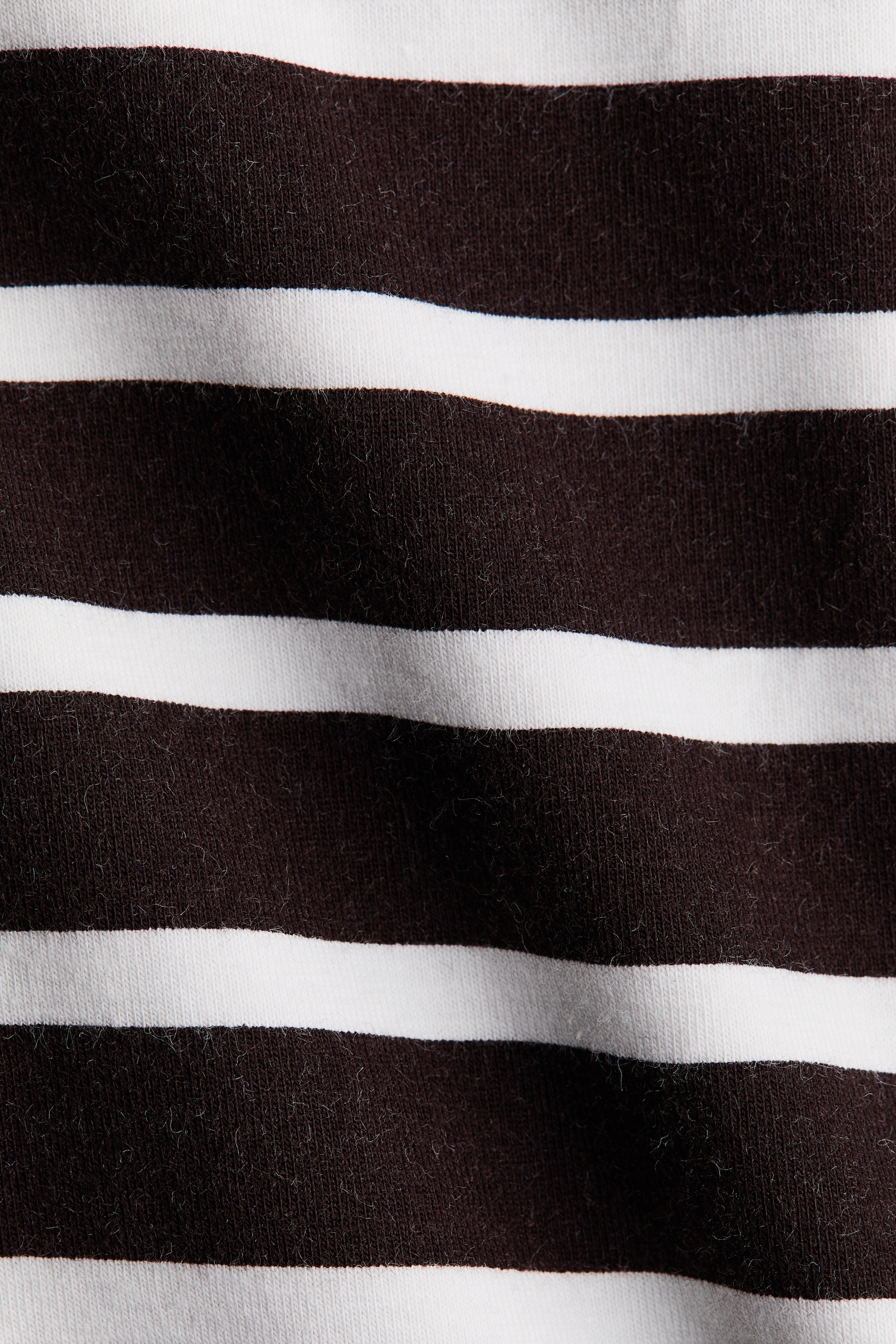 Zobraziť väčší obrázok: Džersejové tričko s netopierími rukávmi - Tmavohnedá/pruhovaná - ŽENY | H&M SK 2