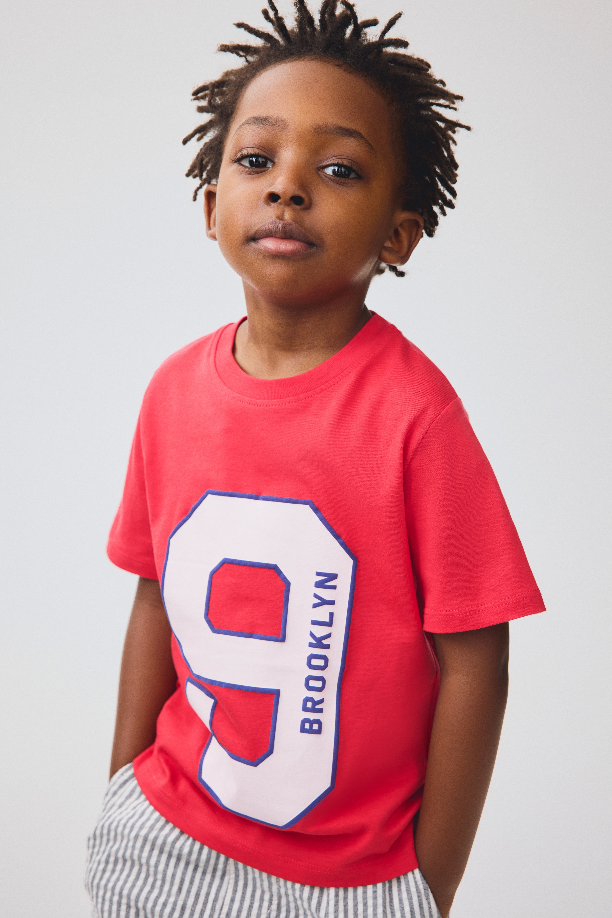 Bawełniany T-shirt z nadrukiem - Czerwony/Brooklyn/Granatowy/Tygrysy/Jasnobeżowy/Dinozaury/Kremowy/Dinozaur/Biały/Paski/Jasnoszary melanż/SOHO/Kremowy/Dinozaury