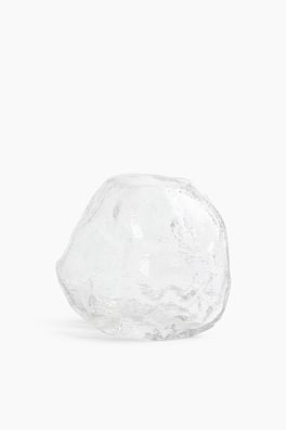 Liten glasvas med strukturmönster