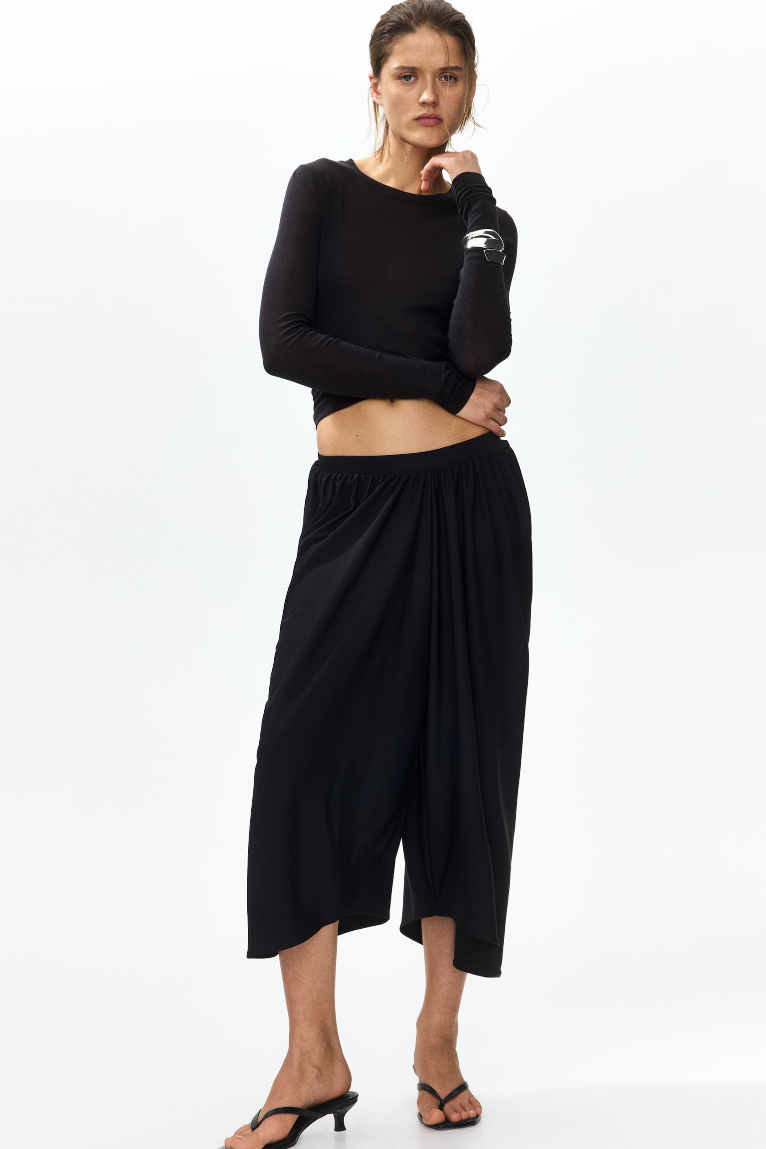 Cropped barrel trousers - 5