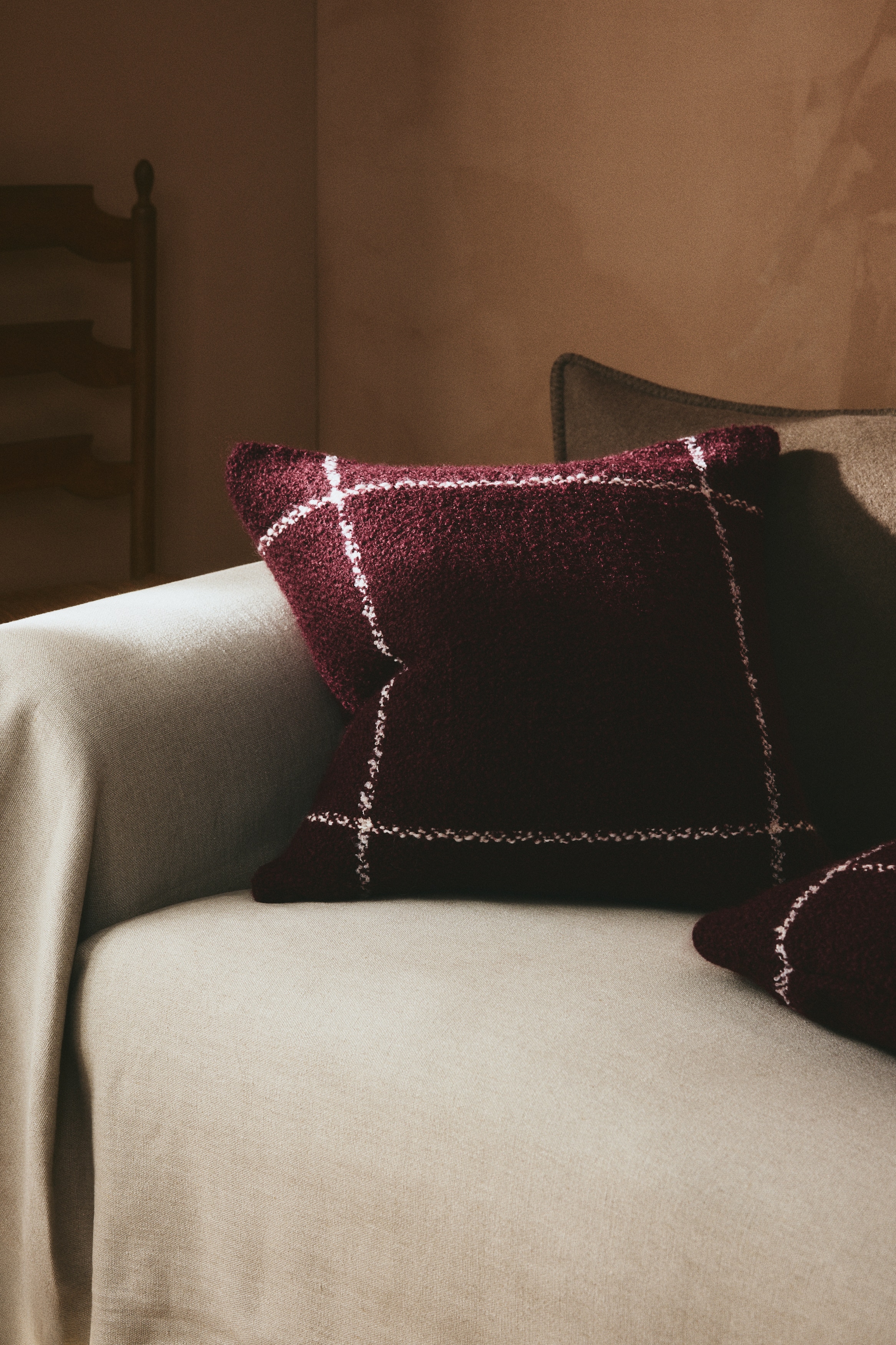 Wool-Blend Bouclé Cushion Cover - Dark plum red/grid pattern/Dark beige/grid pattern/Cream/checked