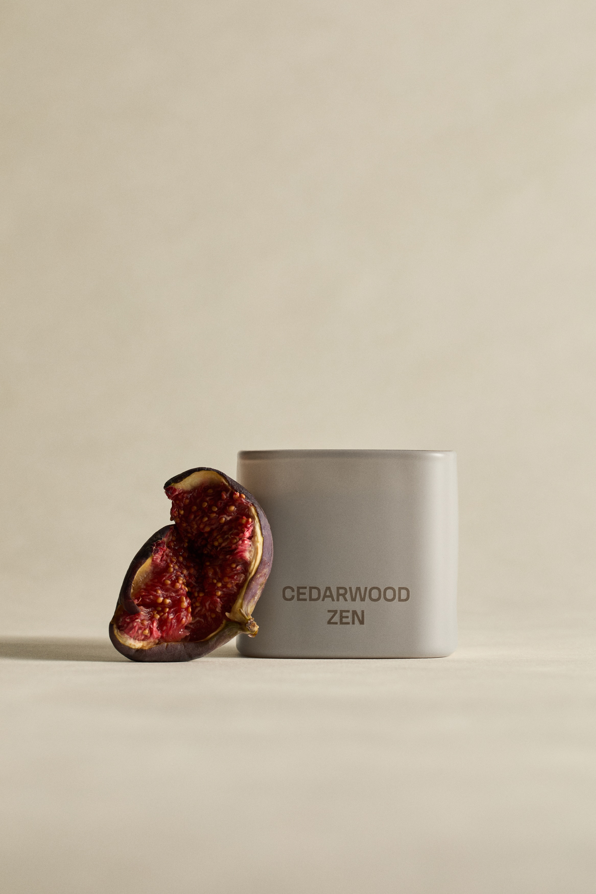 H & M - フレグランスキャンドル ガラスホルダー入り - ベージュ