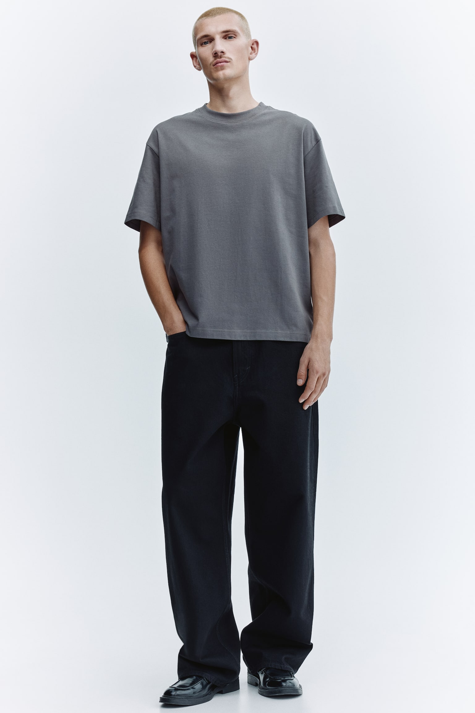 Loose-Fit T-Shirt - Dark gray/White/Black/Dark plum purple/Dusty blue/Green/Brown/Beige/Blue/Forest green/Pink/Light blue - 4