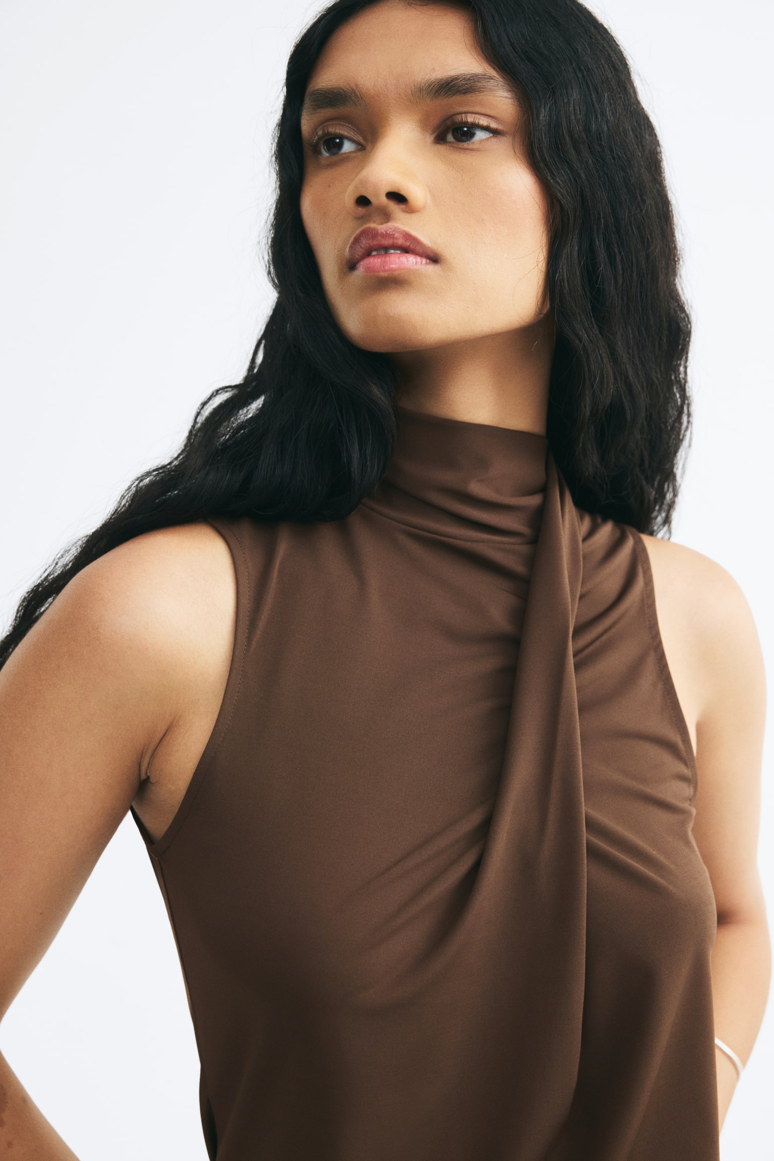 Женский топ H&M Draped Jersey Top, цвет: Тёмный коричневый — фото 4