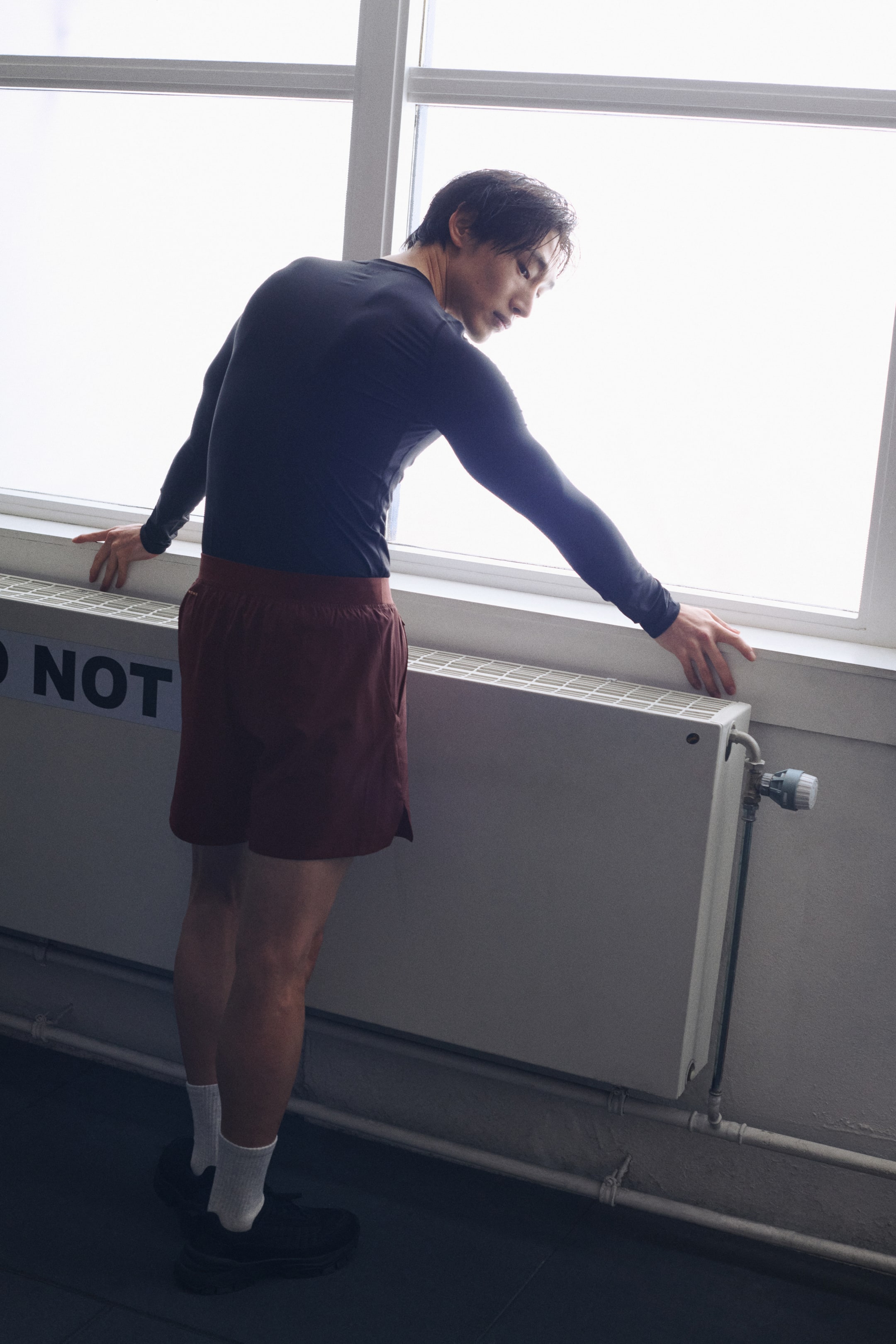 View larger image: Mid-Length Sports Shorts with DryMove™ - Burgundy - Men | H&M CA 5