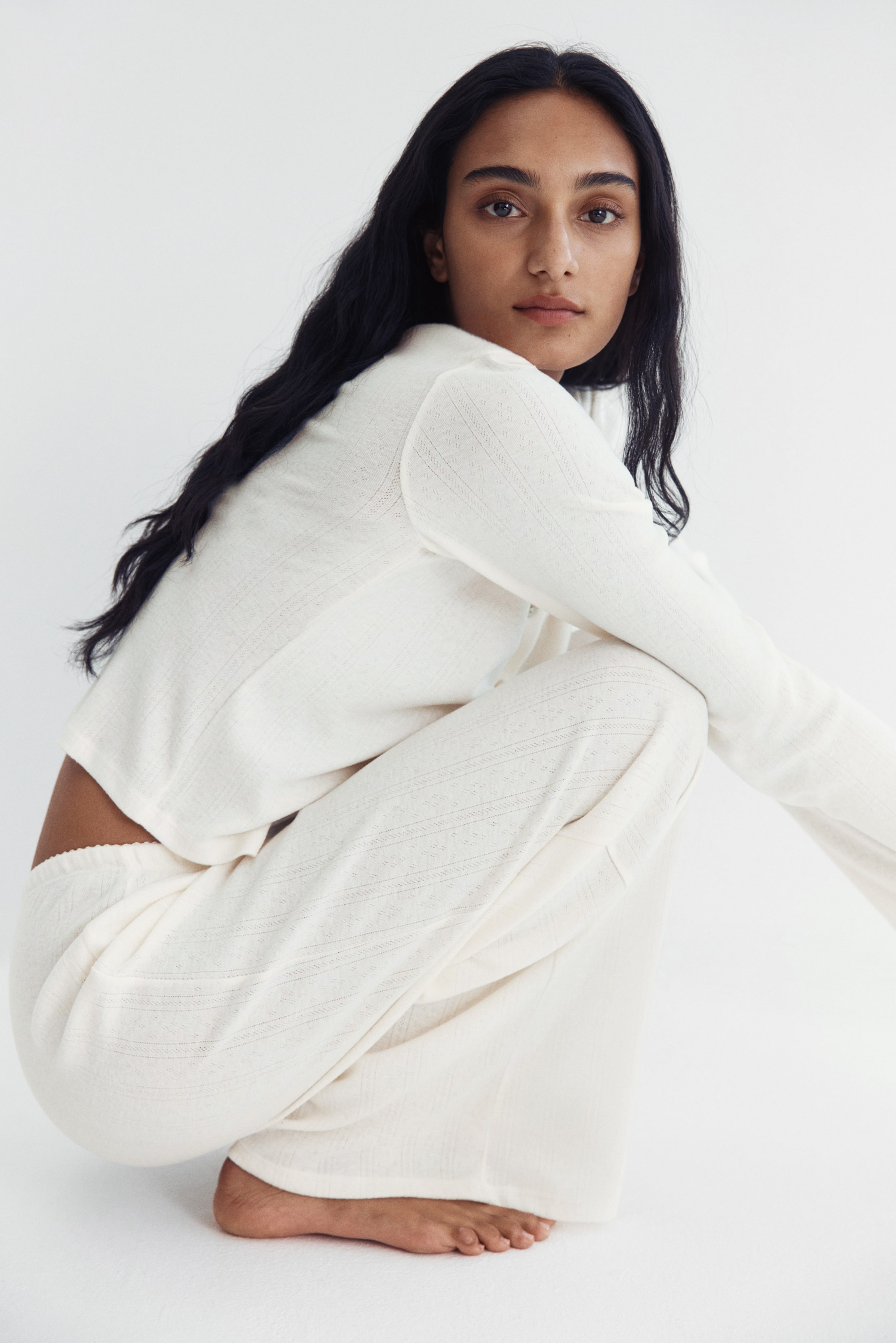 Büyük resmi görüntüle: Delik Desenli Jarse Pijama Takımı - Krem - KADIN | H&M TR 4