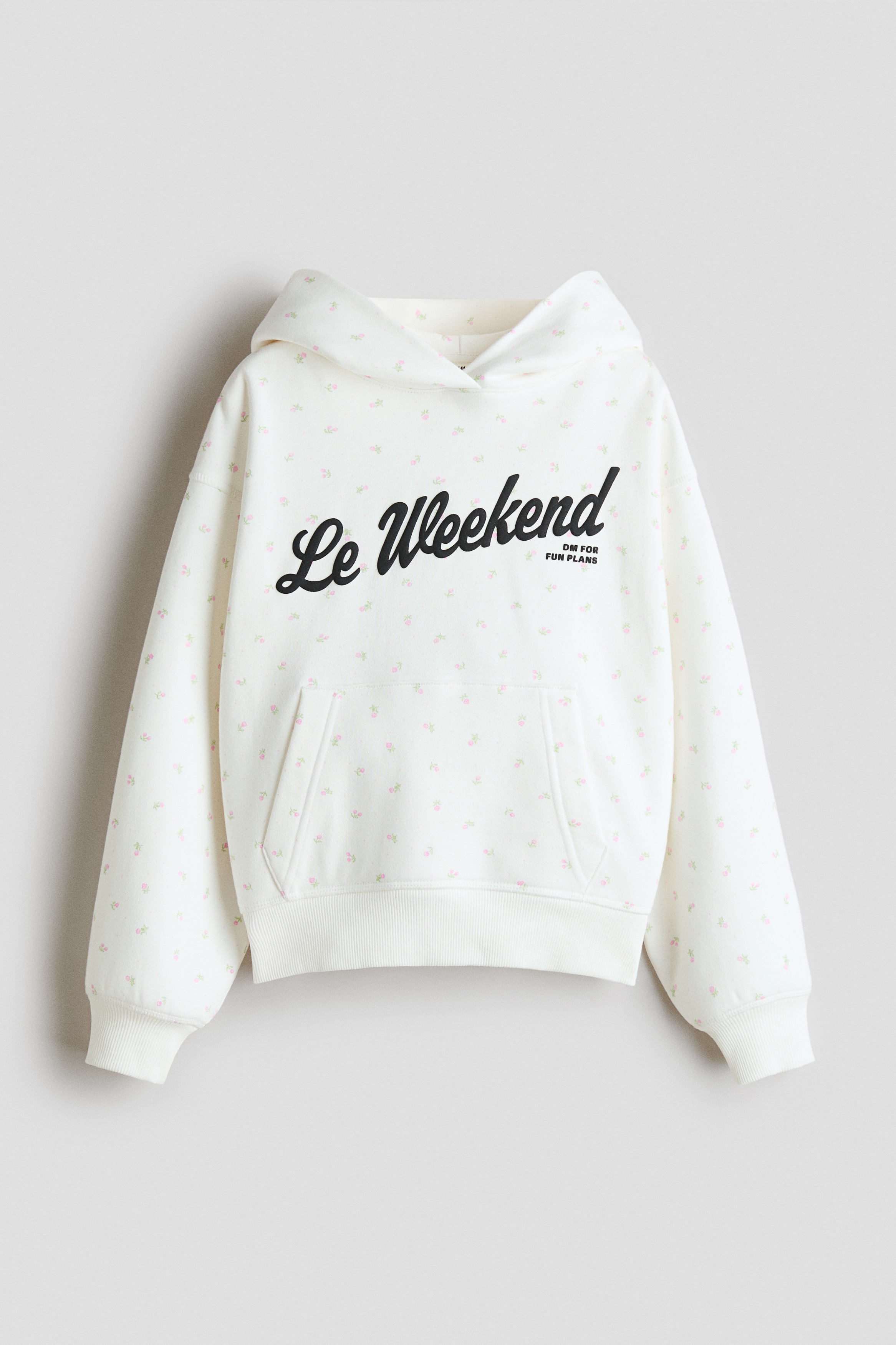Oversized printed hoodieModel