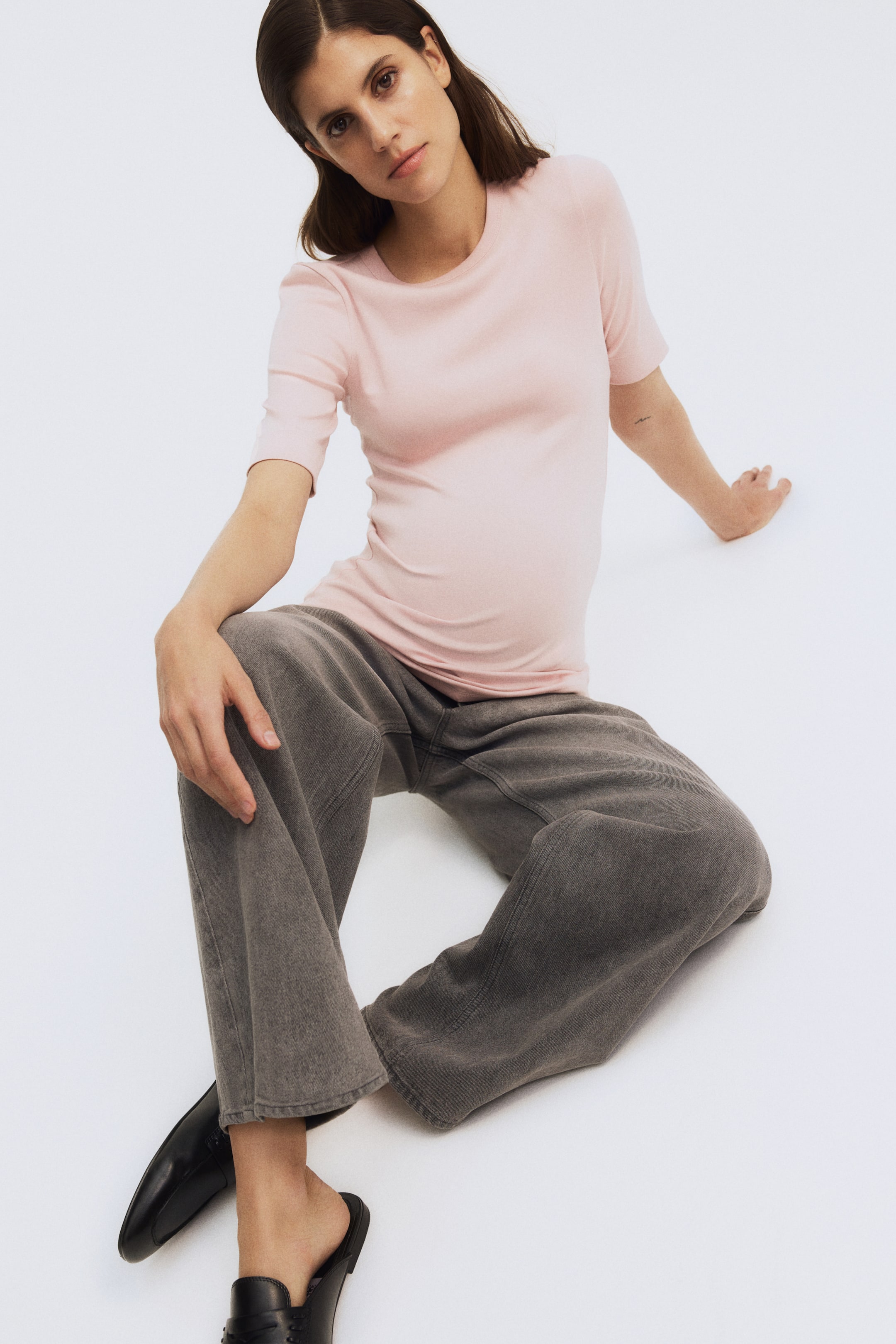 View larger image: MAMA Fitted T-shirt - Light pink - Ladies | H&M 1