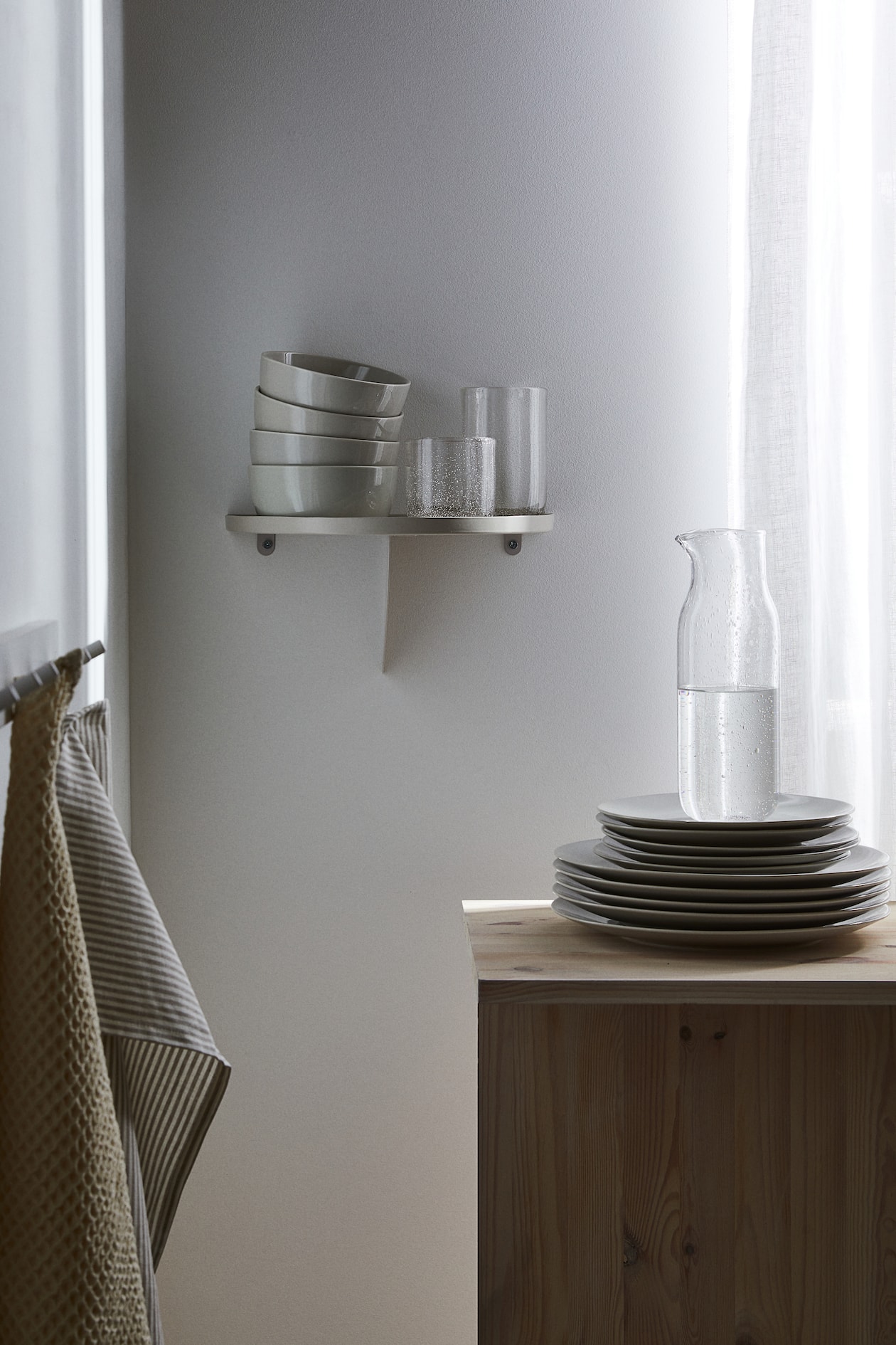 Metal wall shelf - Light greige - Home All | H&M GB