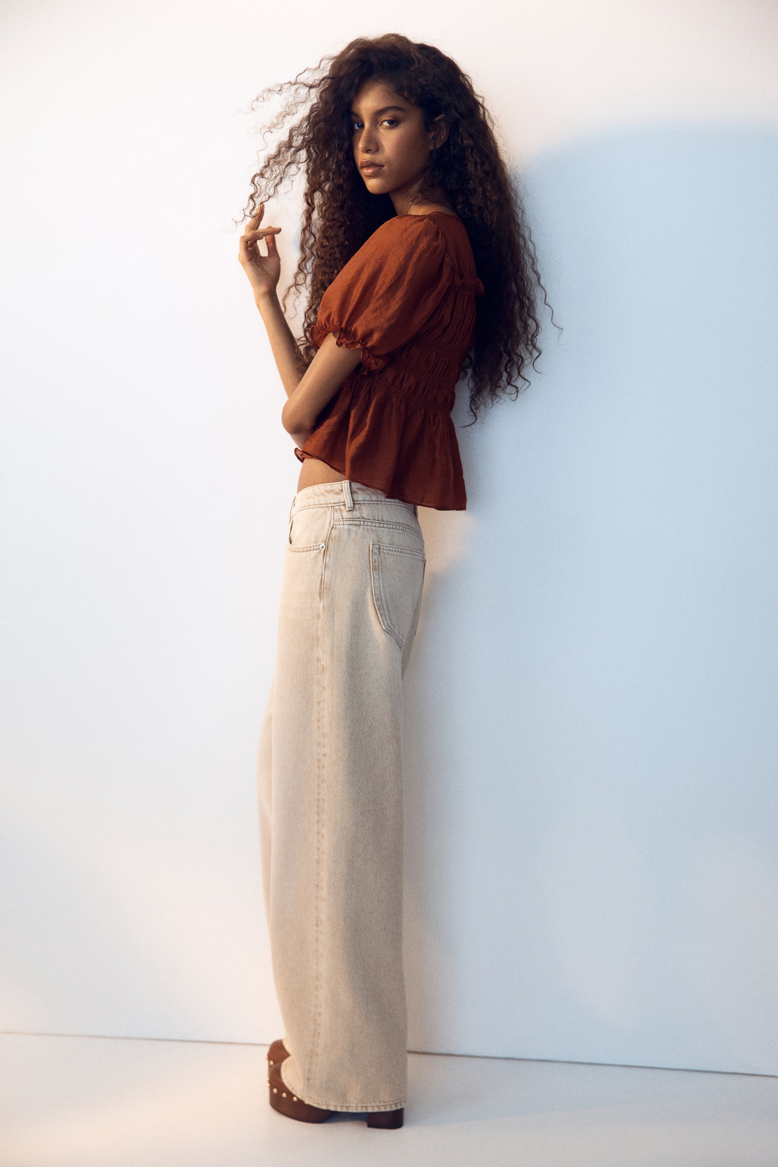 חולצה עם כיווצים - אדום חלודה/קרם/בז' בהיר - 5