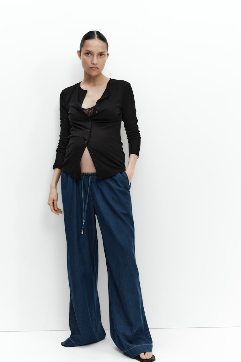 MAMA Široke pantalone s nabranim strukom
