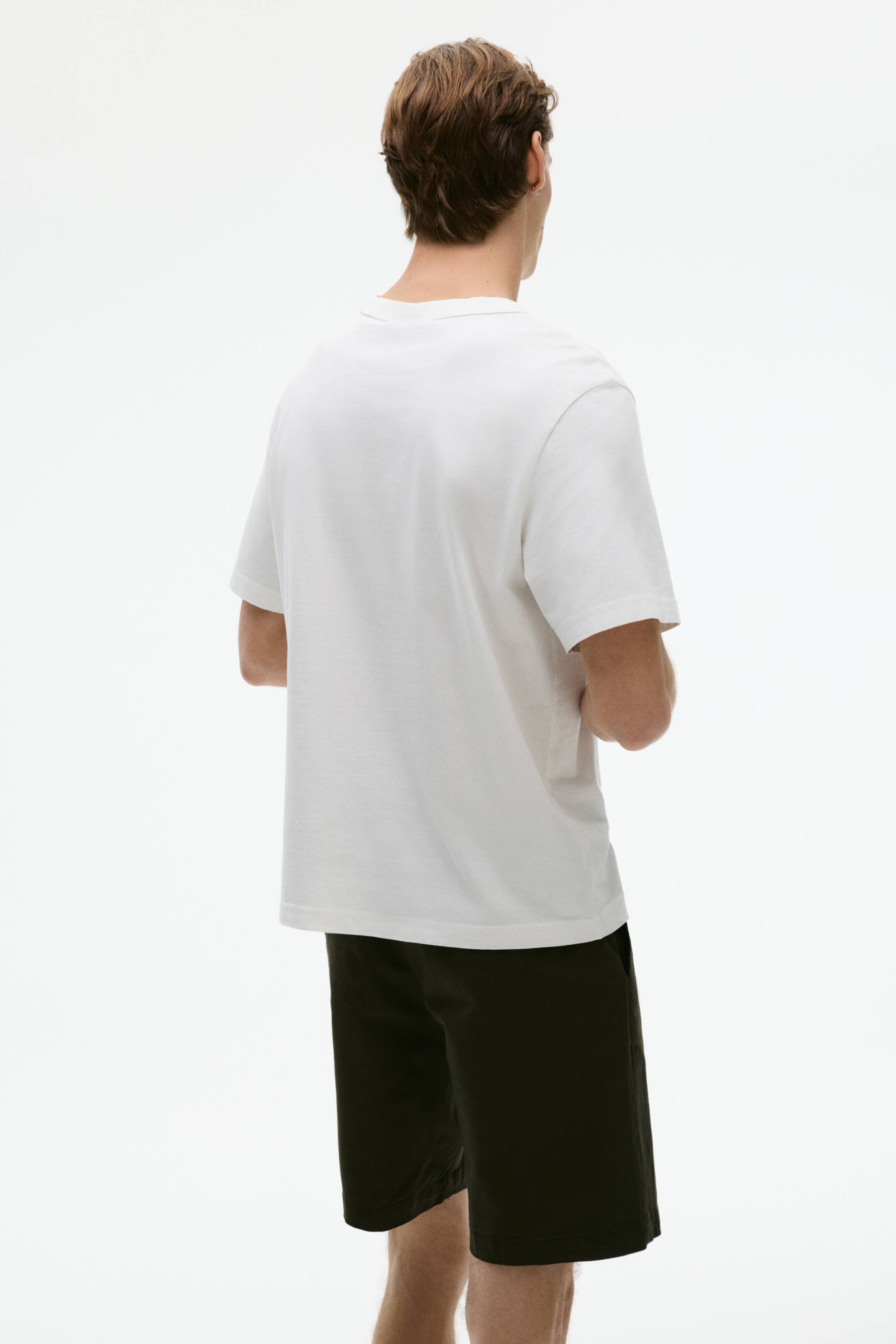 Xem ảnh lớn hơn: Quần short chino Regular Fit - Màu xanh kaki đậm | H&M VN 5