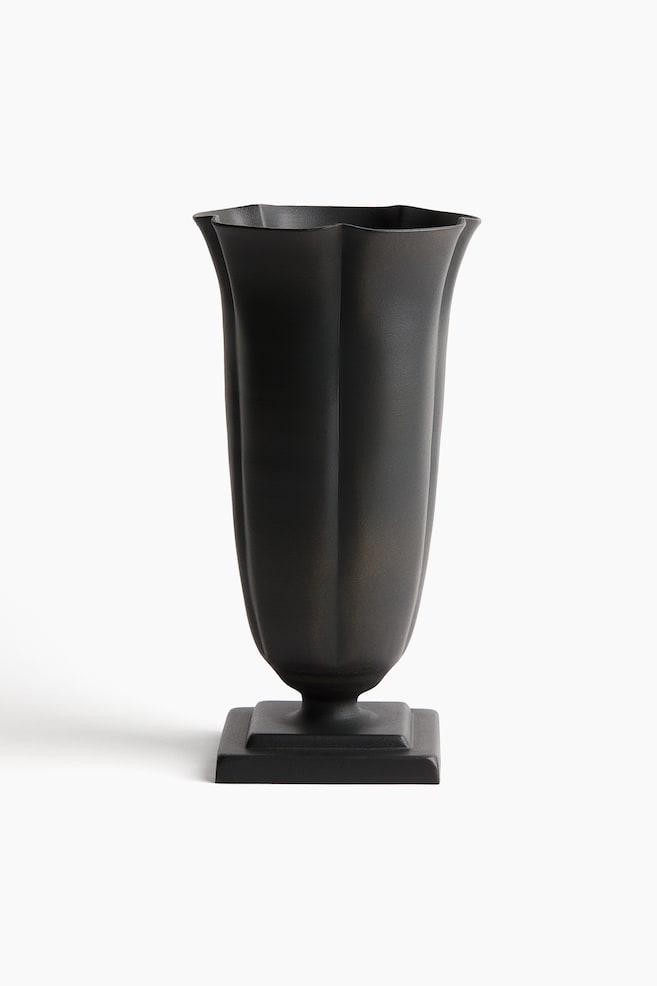 Fluted metal vase - Black - 1