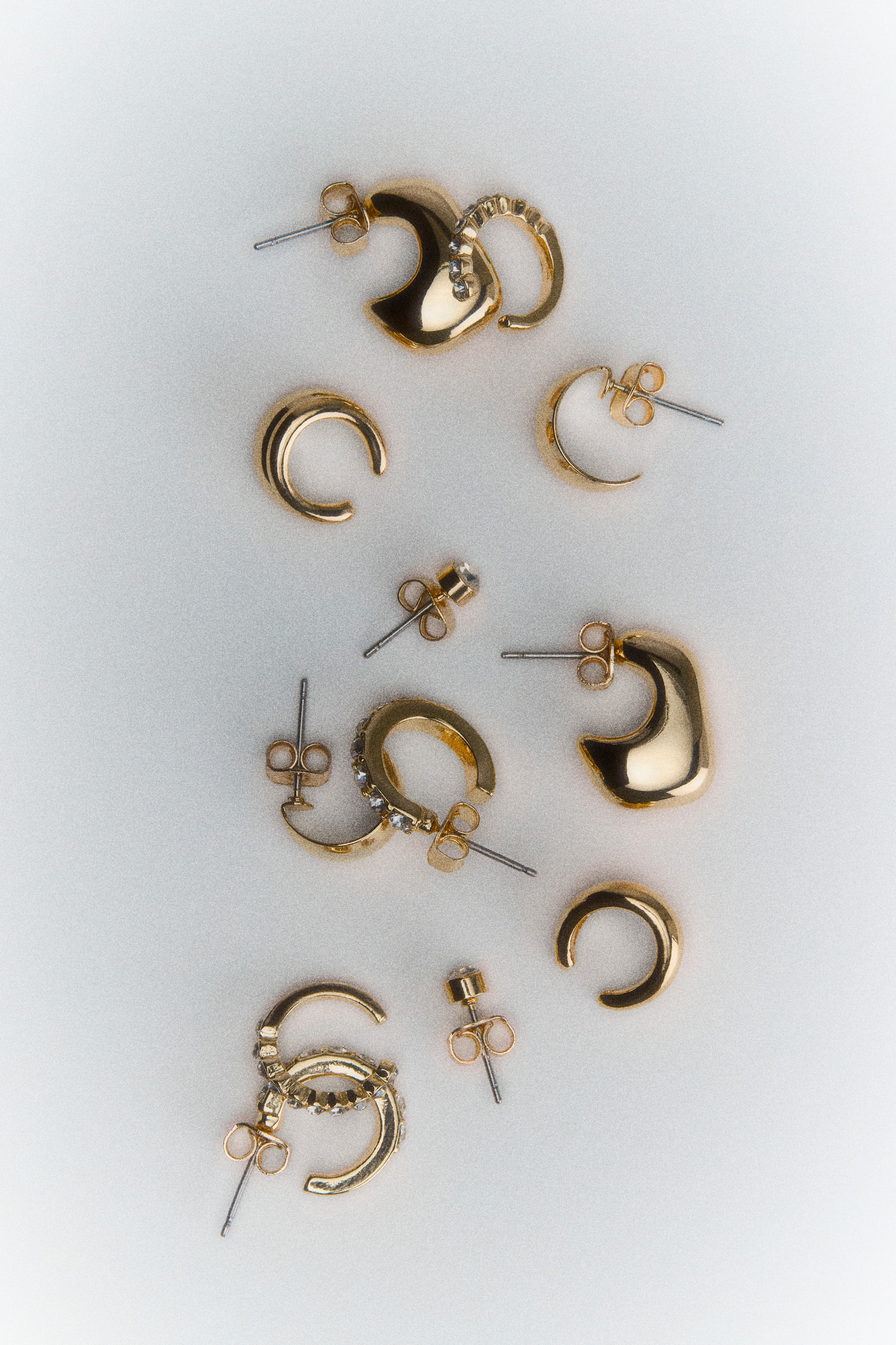 Größeres Bild ansehen: Ohrringe und Earcuffs - Gold-coloured - Ladies | H&M DE 1