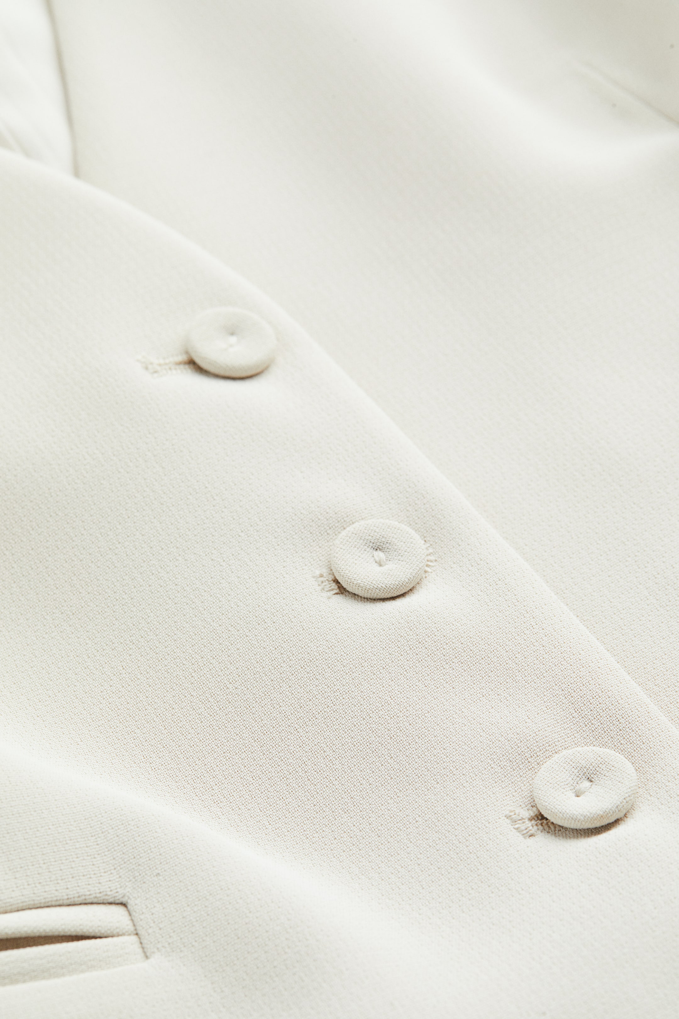 הצגת תמונה גדולה יותר: וסט מחויט - לבן טבעי - Ladies | H&M IL 2