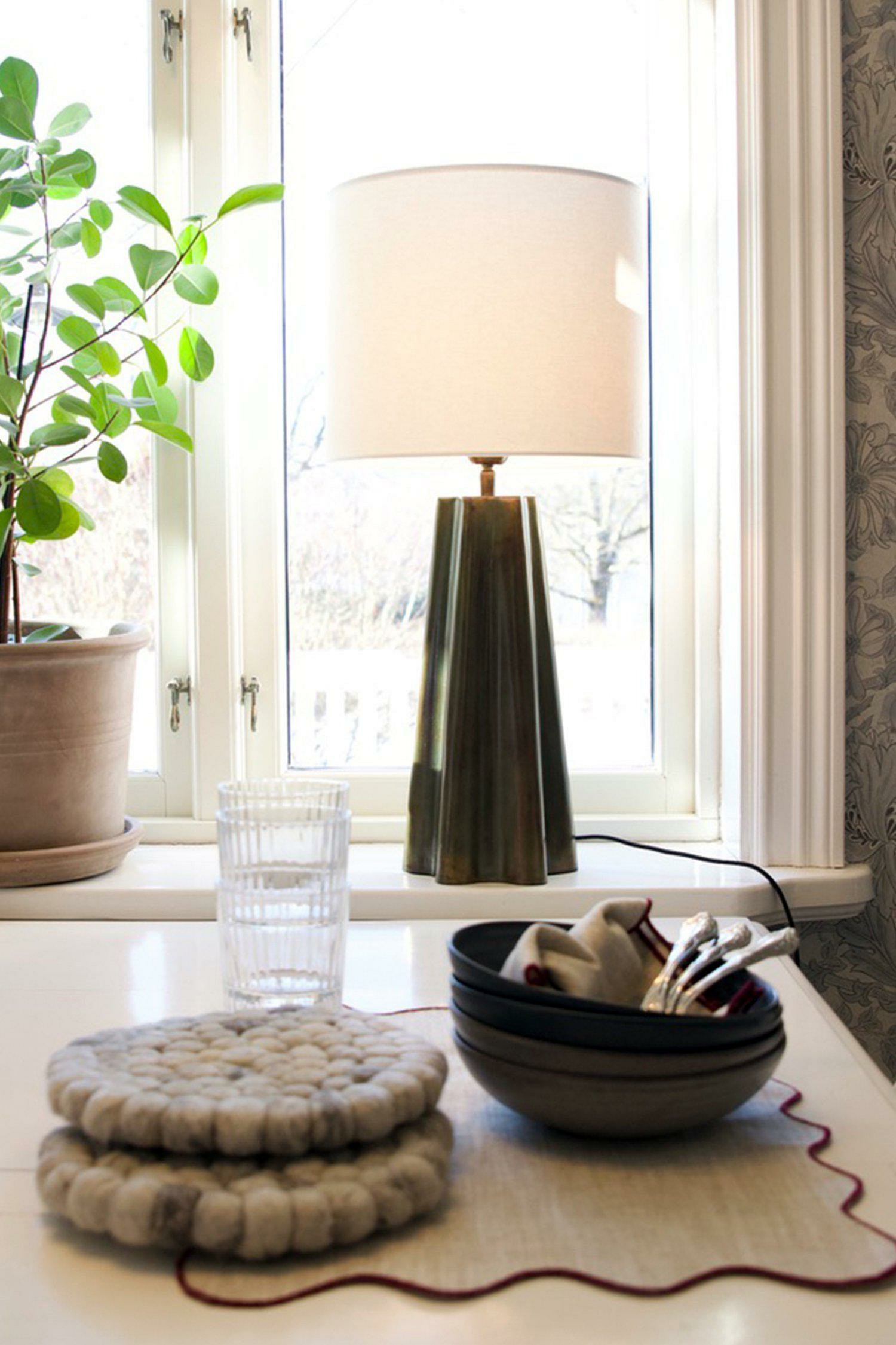 Aira Bordslampa  65cm - Guld