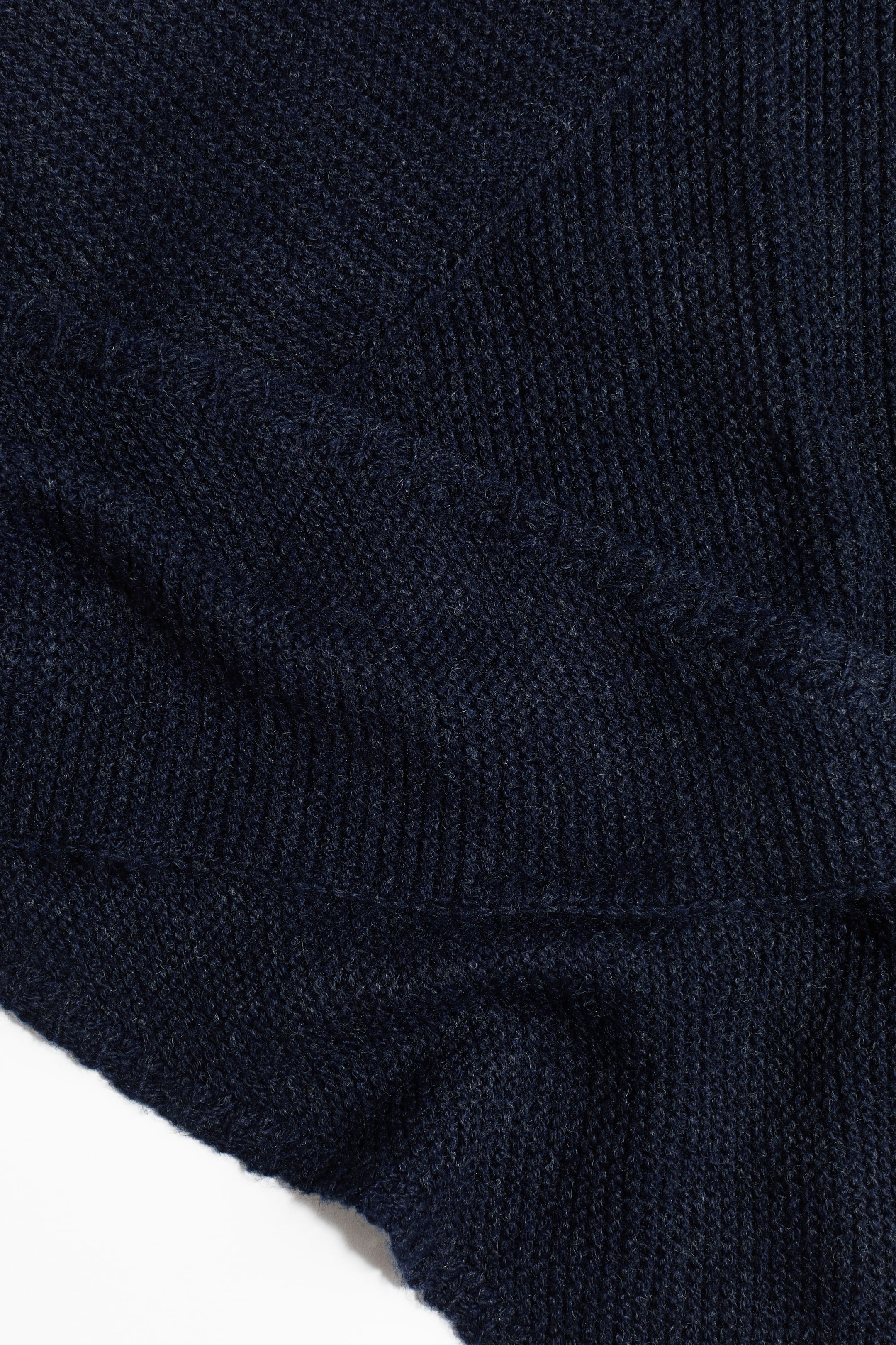 Ver imagen más grande: Garter-stitched triangle scarf - Azul oscuro - MUJER | H&M ES 2