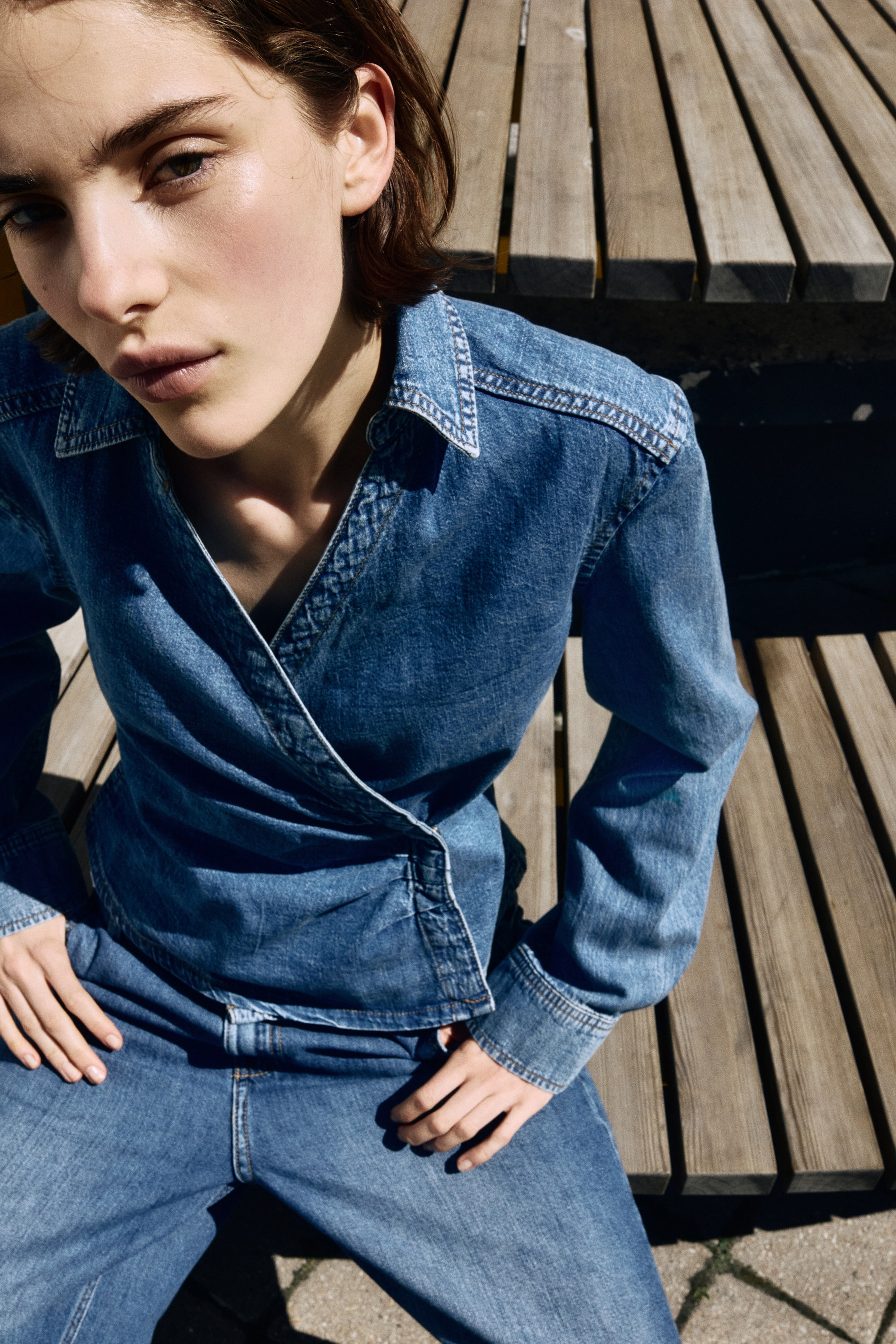 Chemise croisée en denim