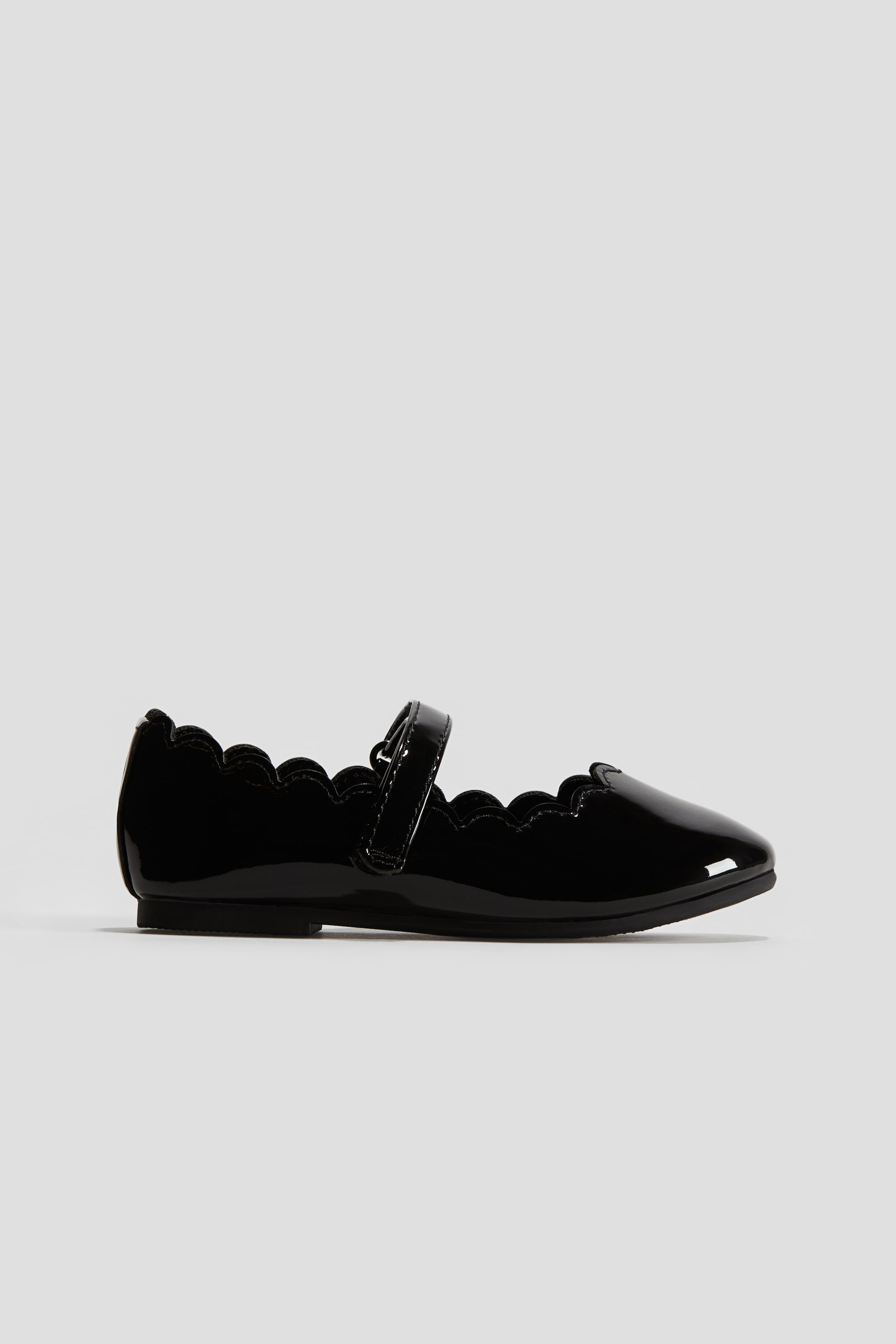 Scalloped-Edge Patent Ballet Flats