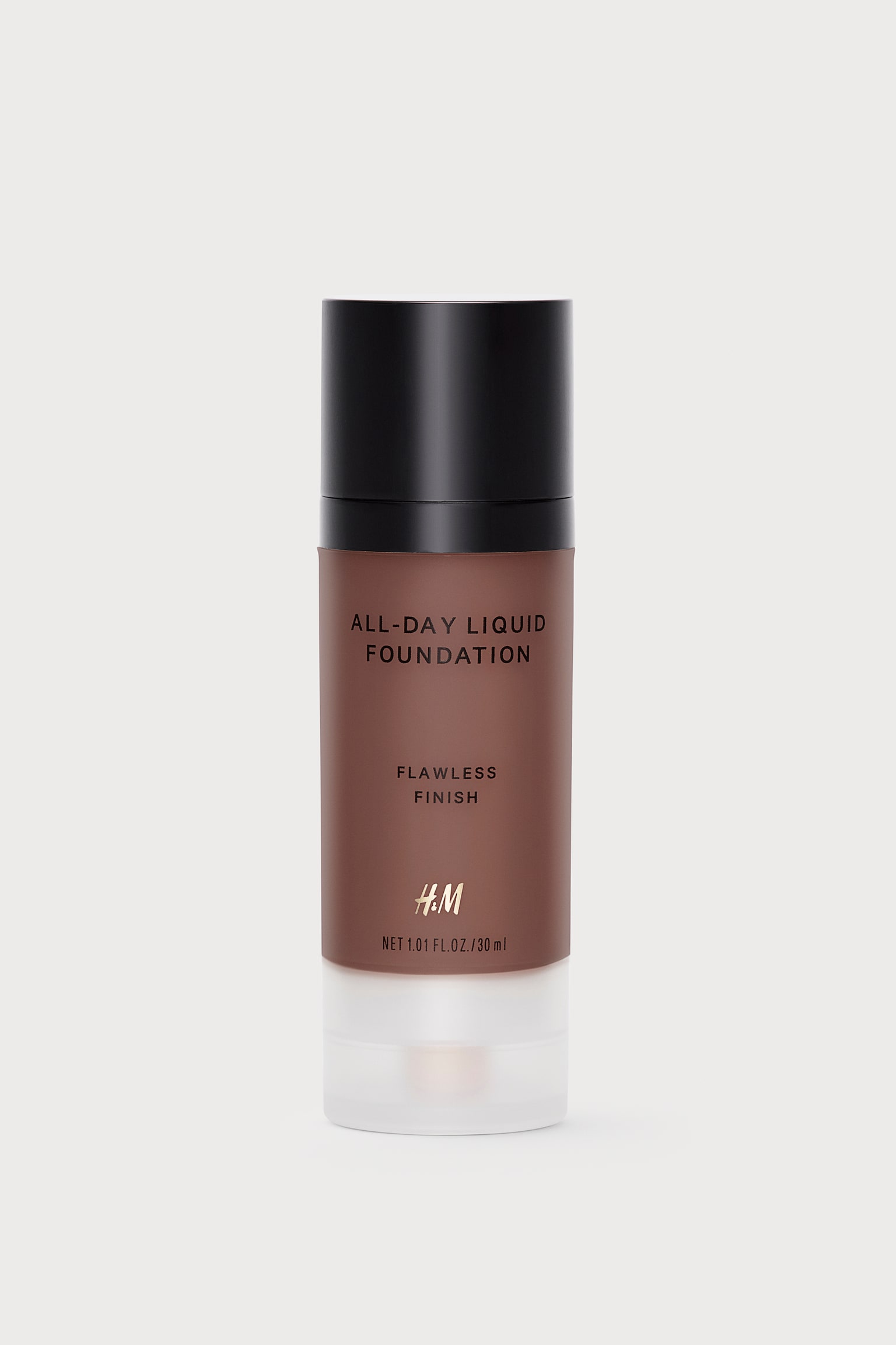 All-day Liquid Foundation - Hickory Nut/Soft Sand/Almond beige/Alabaster/Porcelain/Ivory/Honey/Olive/Hazelnut/Chestnut/Carob/Dark Chocolate/Light Porcelain/Warm beige/Light Sand/Sweet Cacao/Amber/Hazelwood/Fudge/Cappuccino/Honeycomb - 1