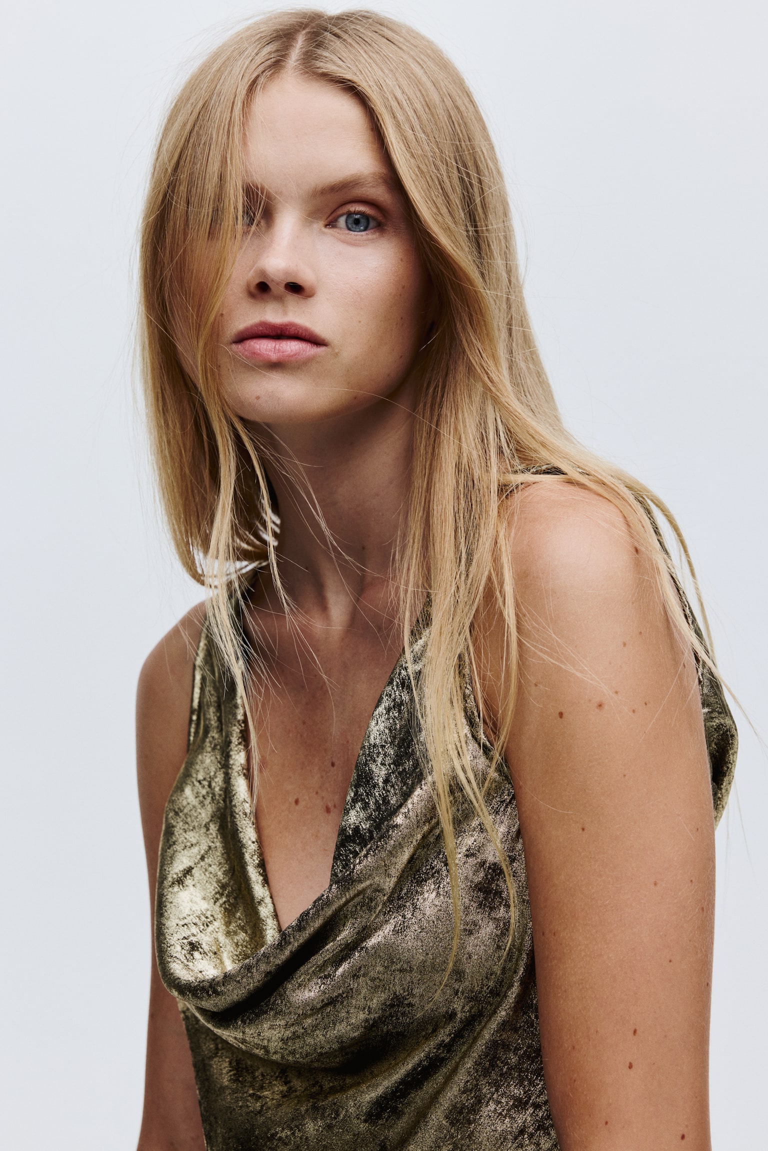 Vestido con escote drapeado - Dorado - 6