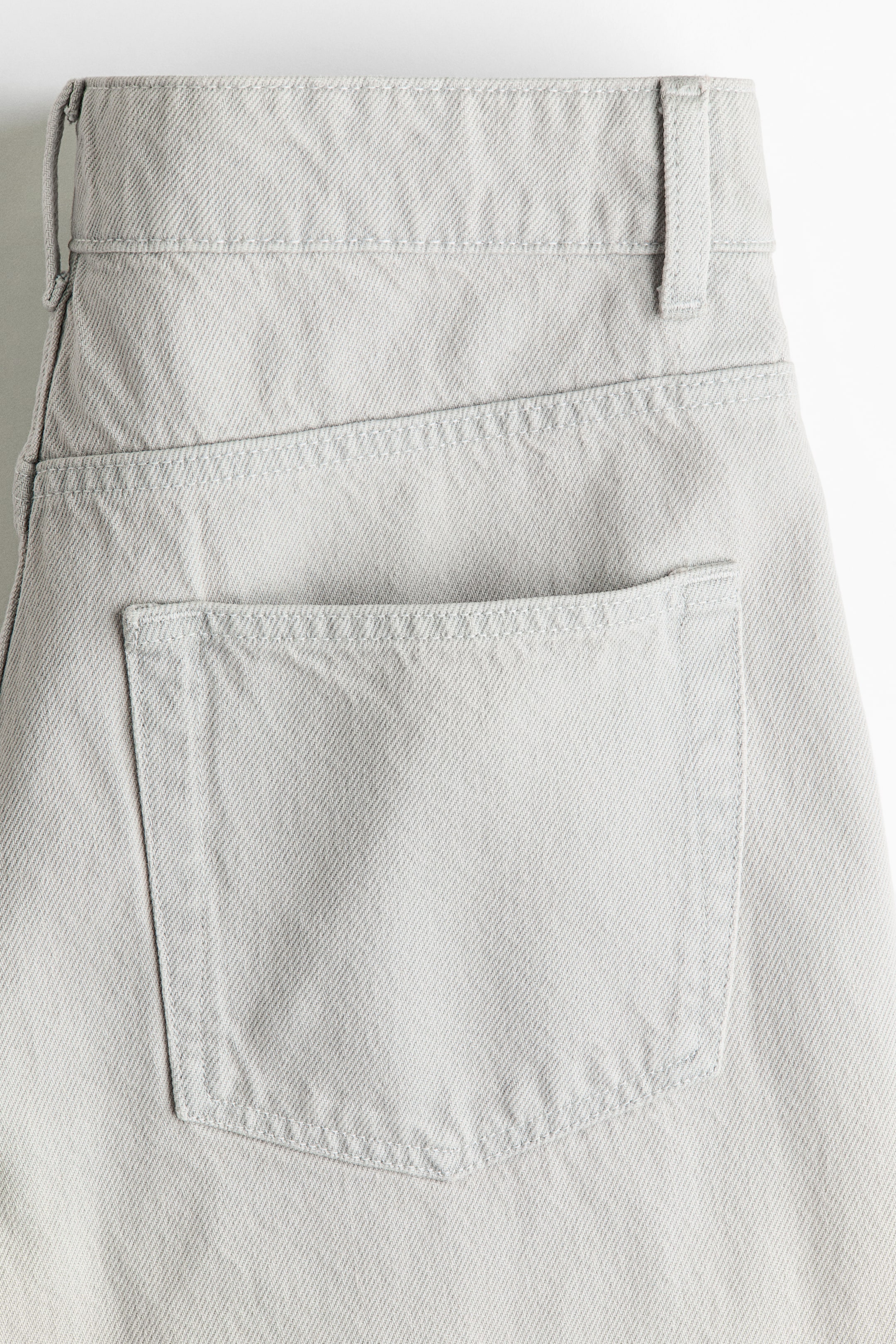 Jean taille classique jambes tonneau à la cheville