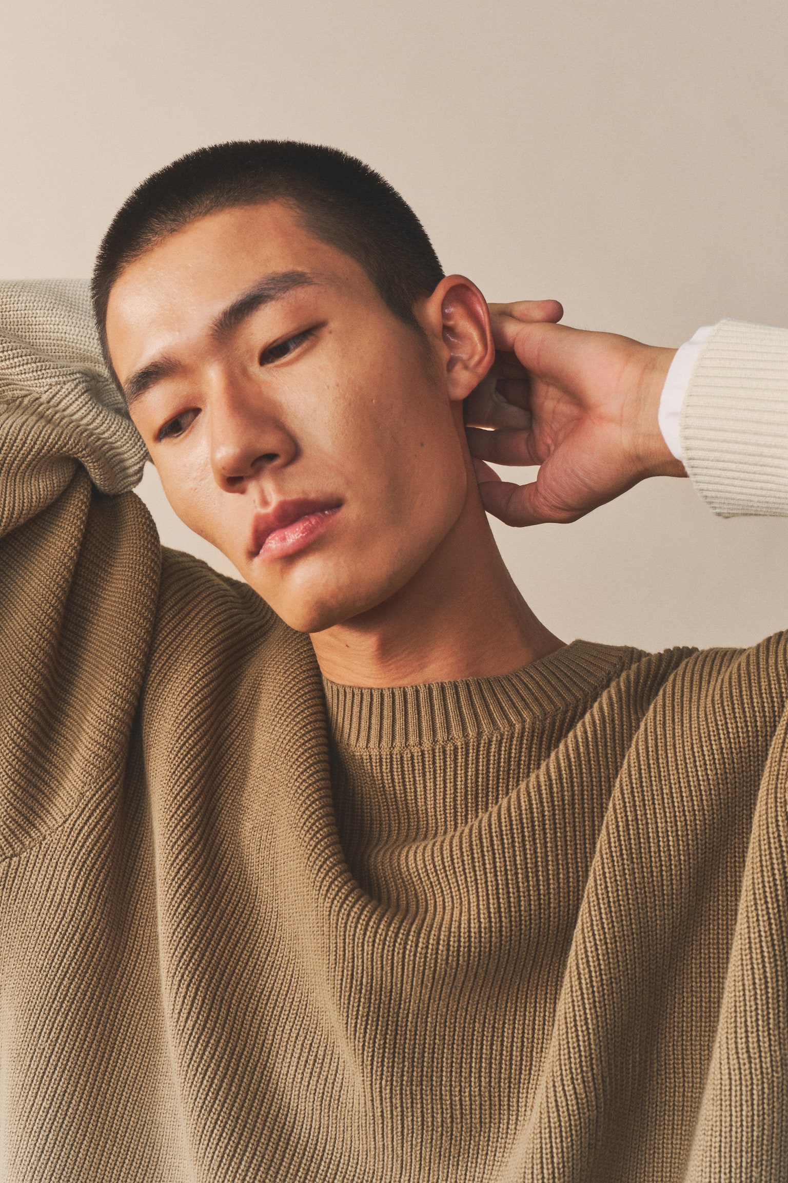 루즈핏 리브니트 스웨터 - 다크 카키 그린/화이트/블랙/브라운 - 5