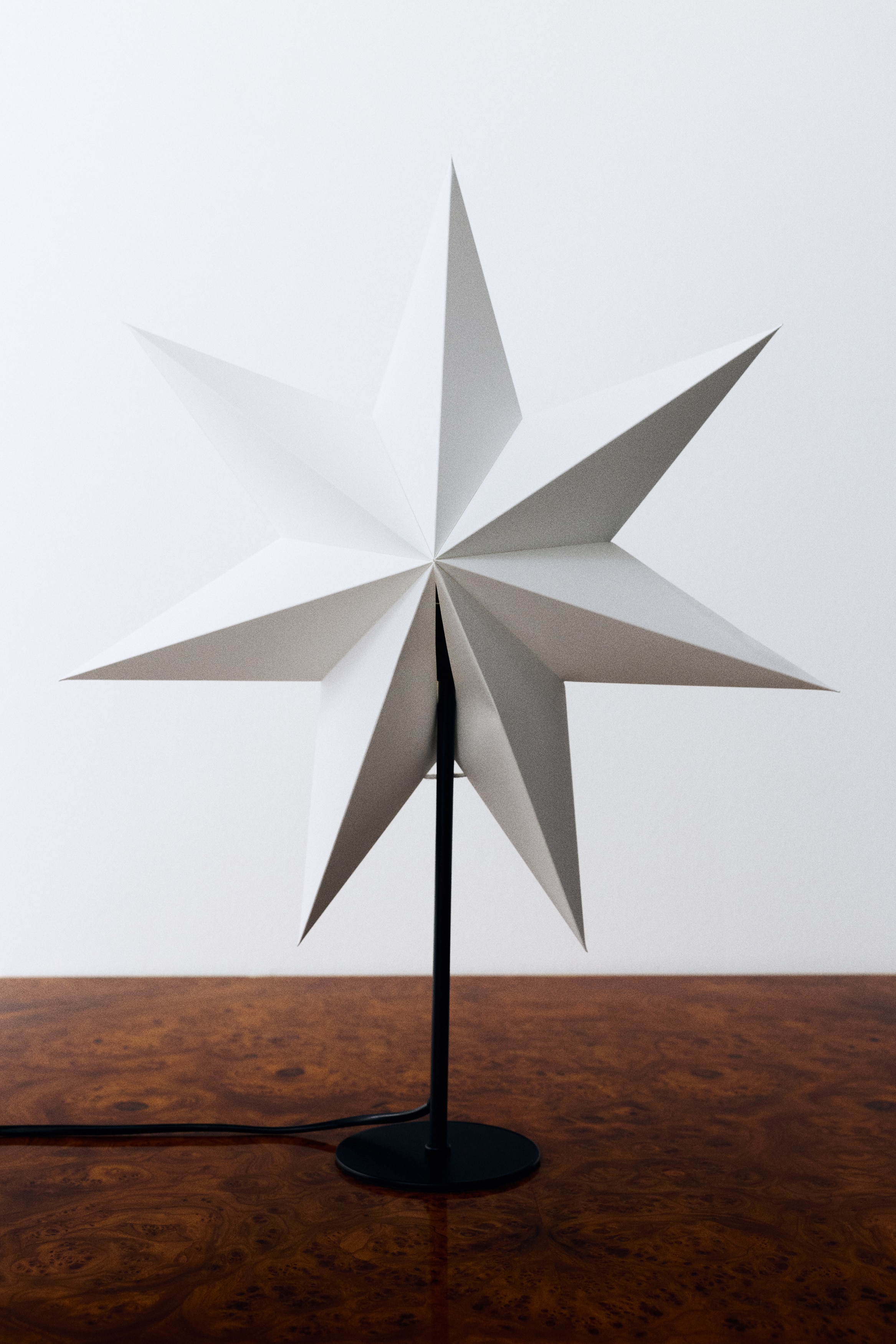 Paper star table lamp