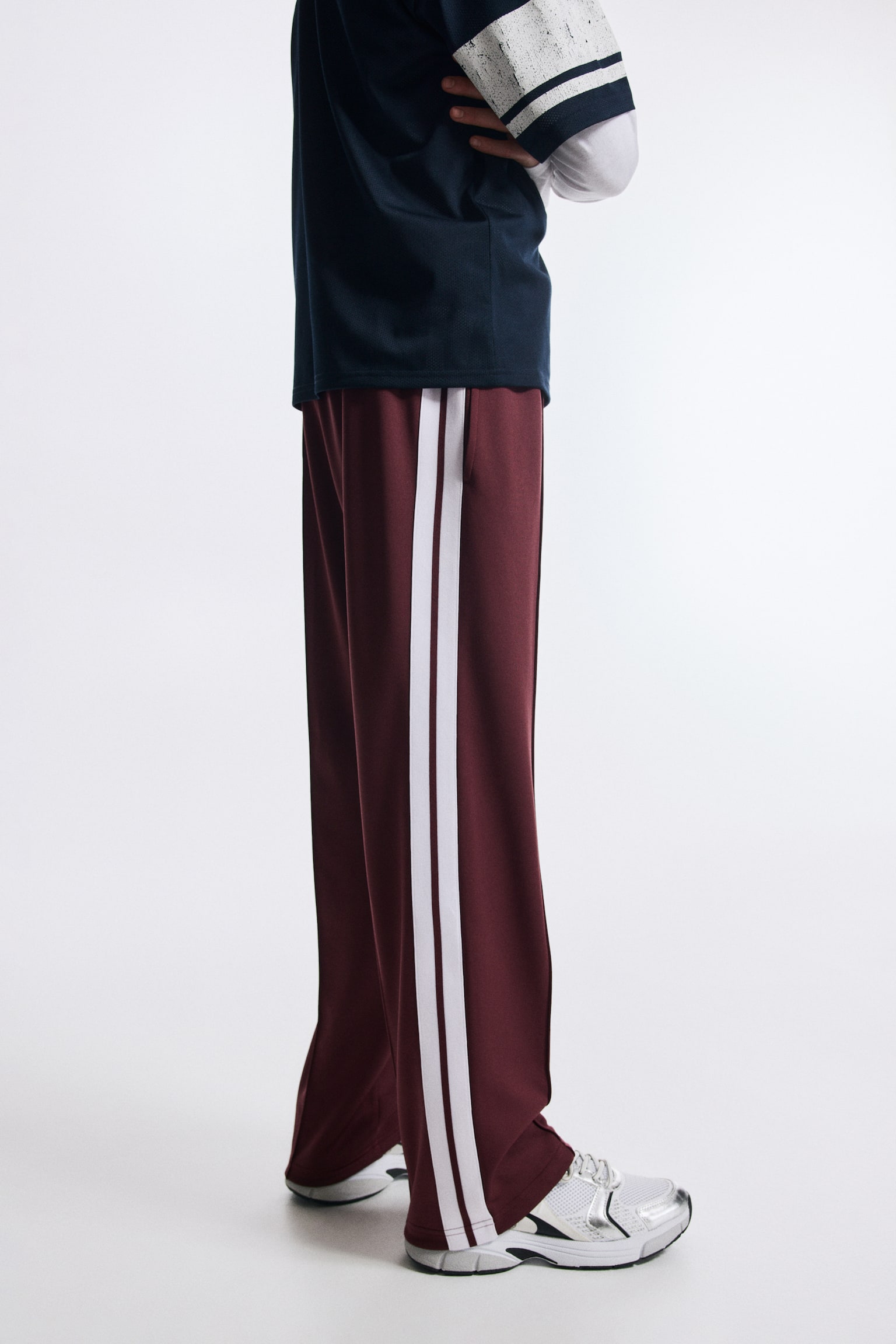 Loose Fit Track pants with DryMove™ - Burgundy/Dark blue - 3