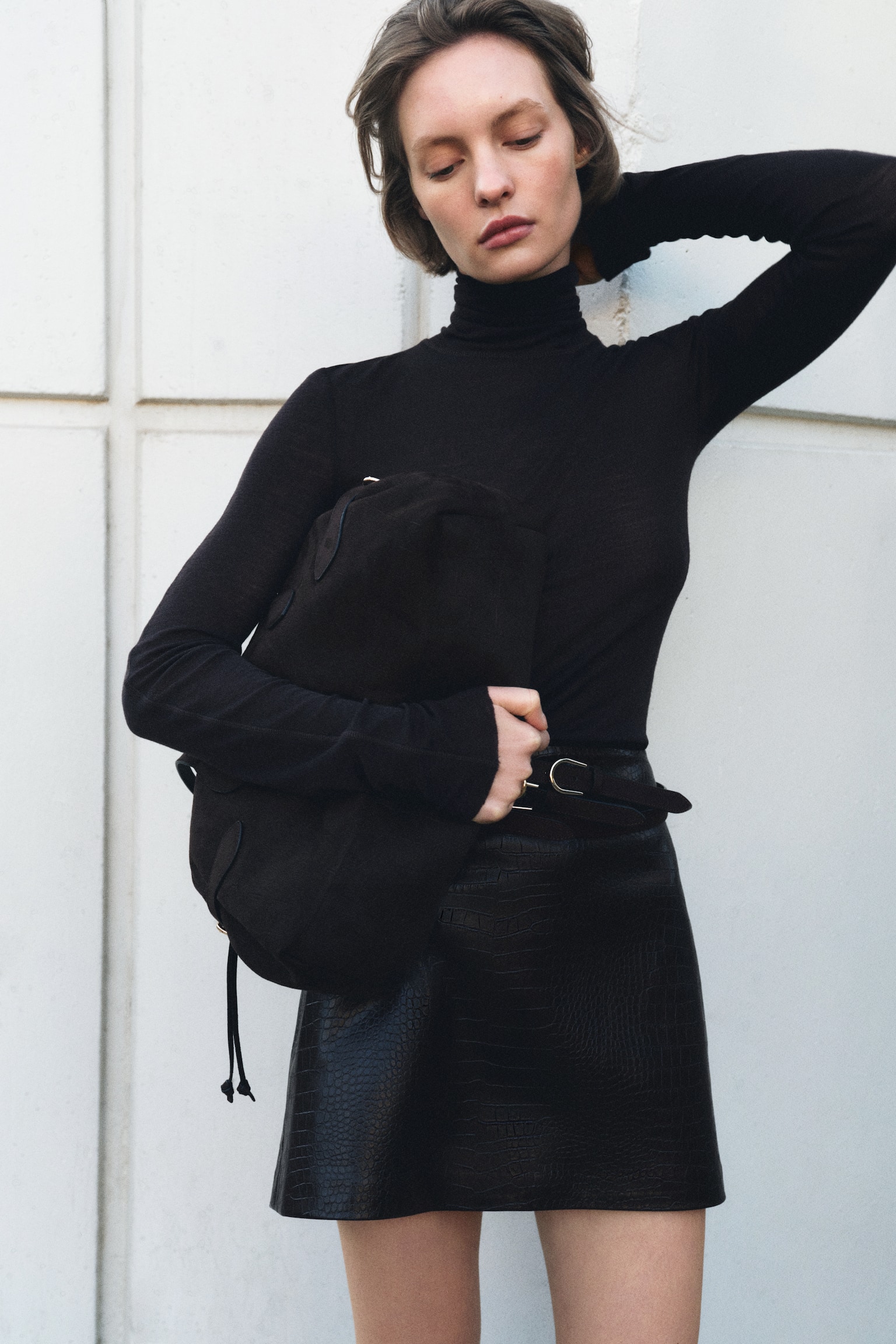 חצאית מיני עם ציפוי - חום כהה - 3