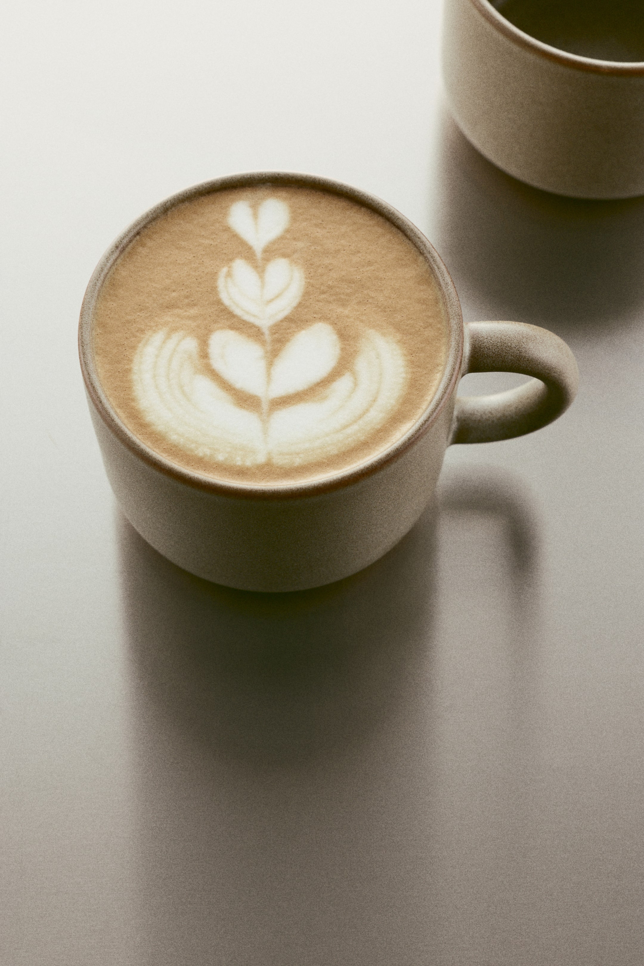 Visualizza immagine più grande: Tazza in gres vetrificato reattivo - Beige - HOME | H&M IT 1