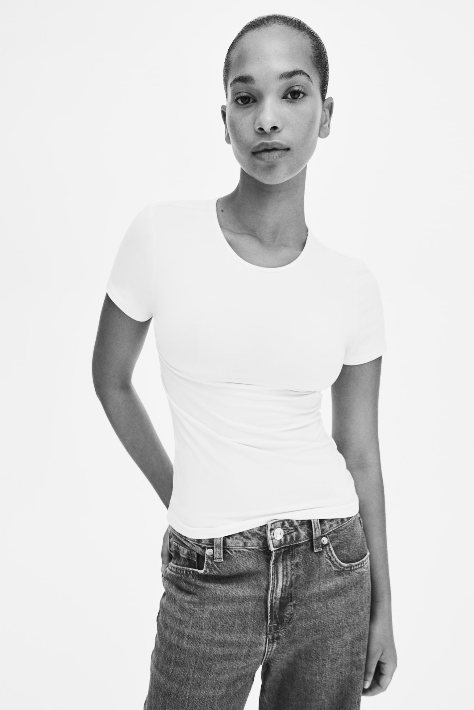 טישירט צמודה - לבן/סגול שזיף/כחול נייבי/כחול/שחור/ורוד - 1