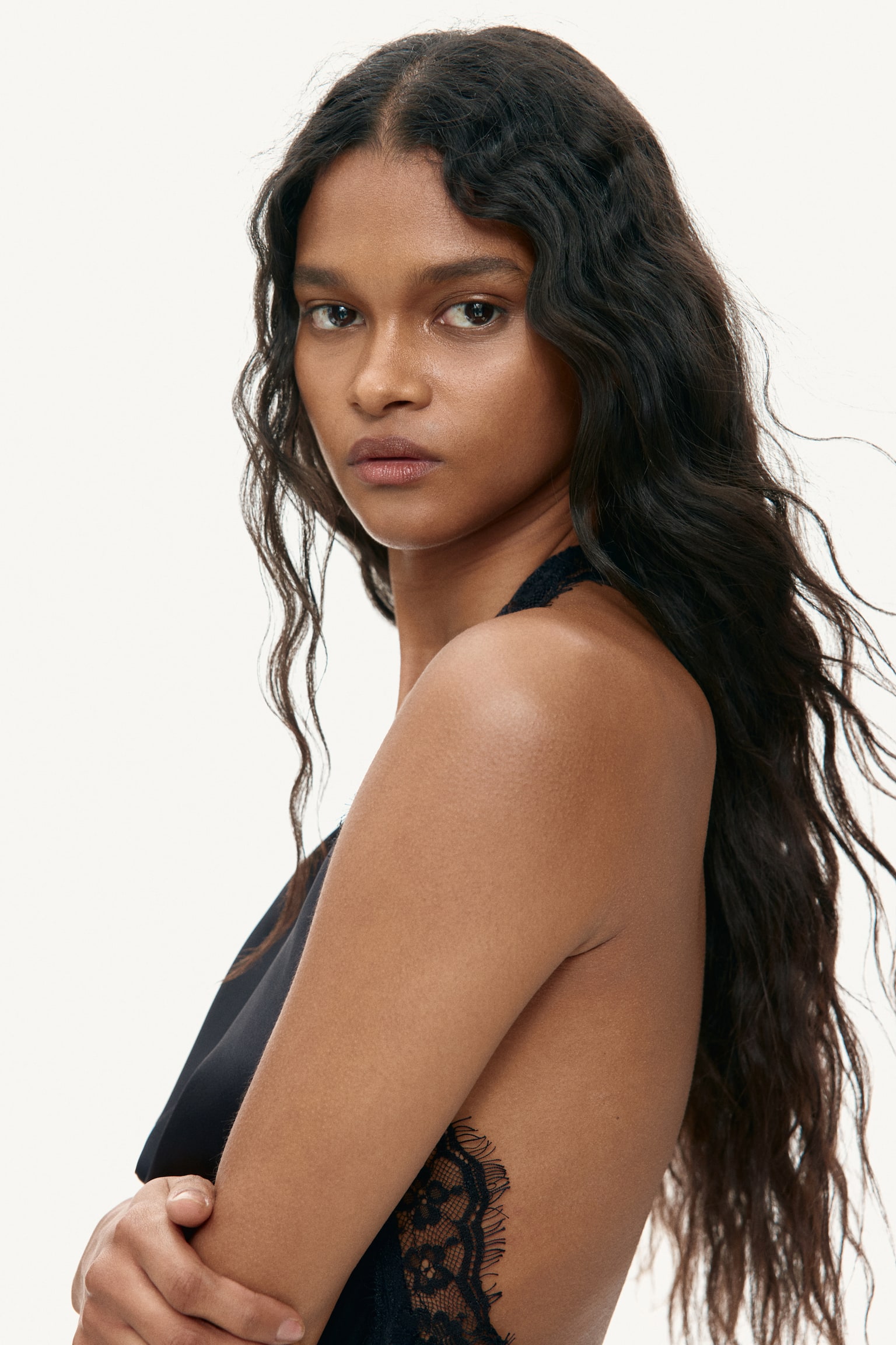 Satin halterneck dress - Black/Light beige - 4