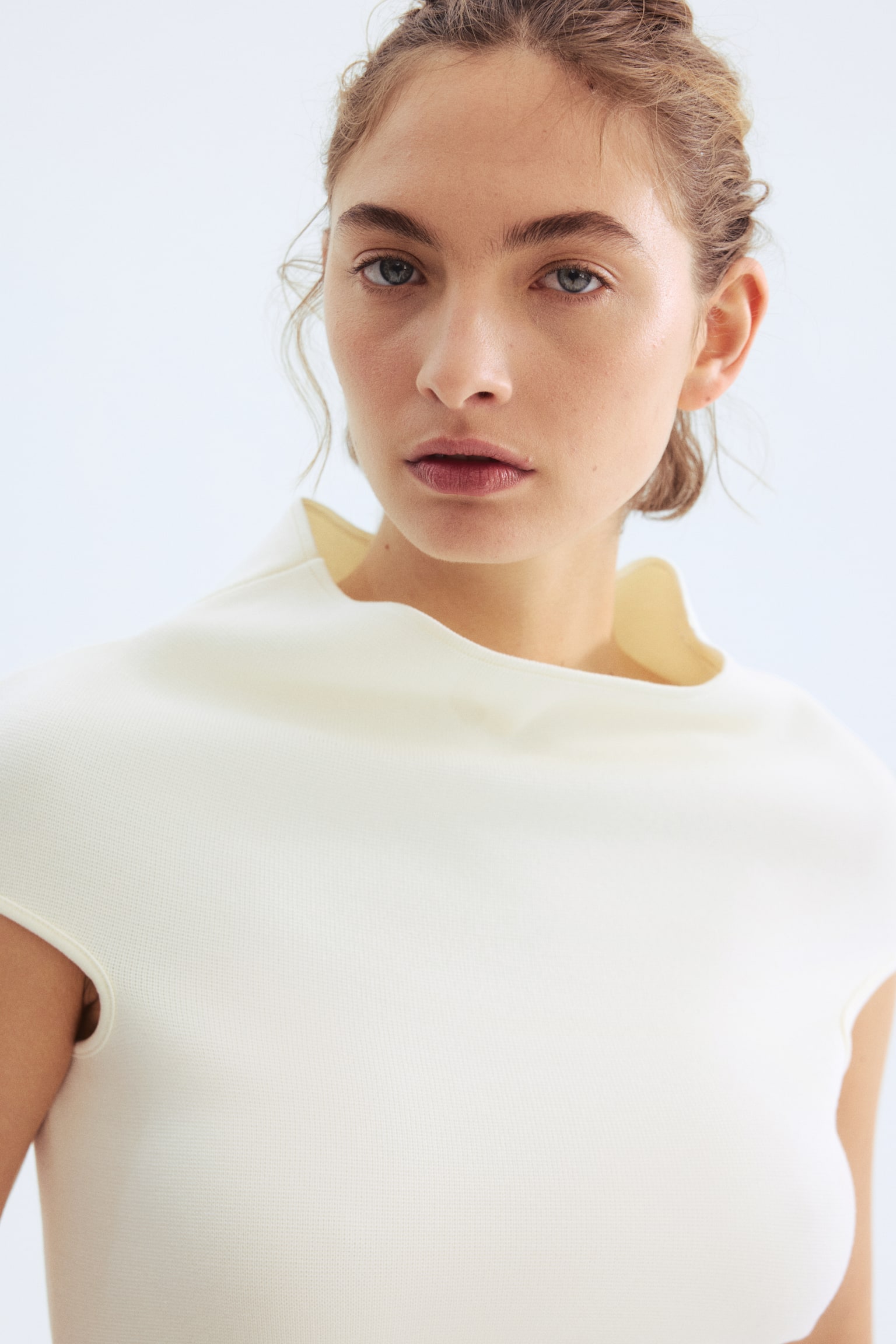 Shirt mit Turtleneck - Cremefarben/Schwarz/Dunkles Khakigrün - 1