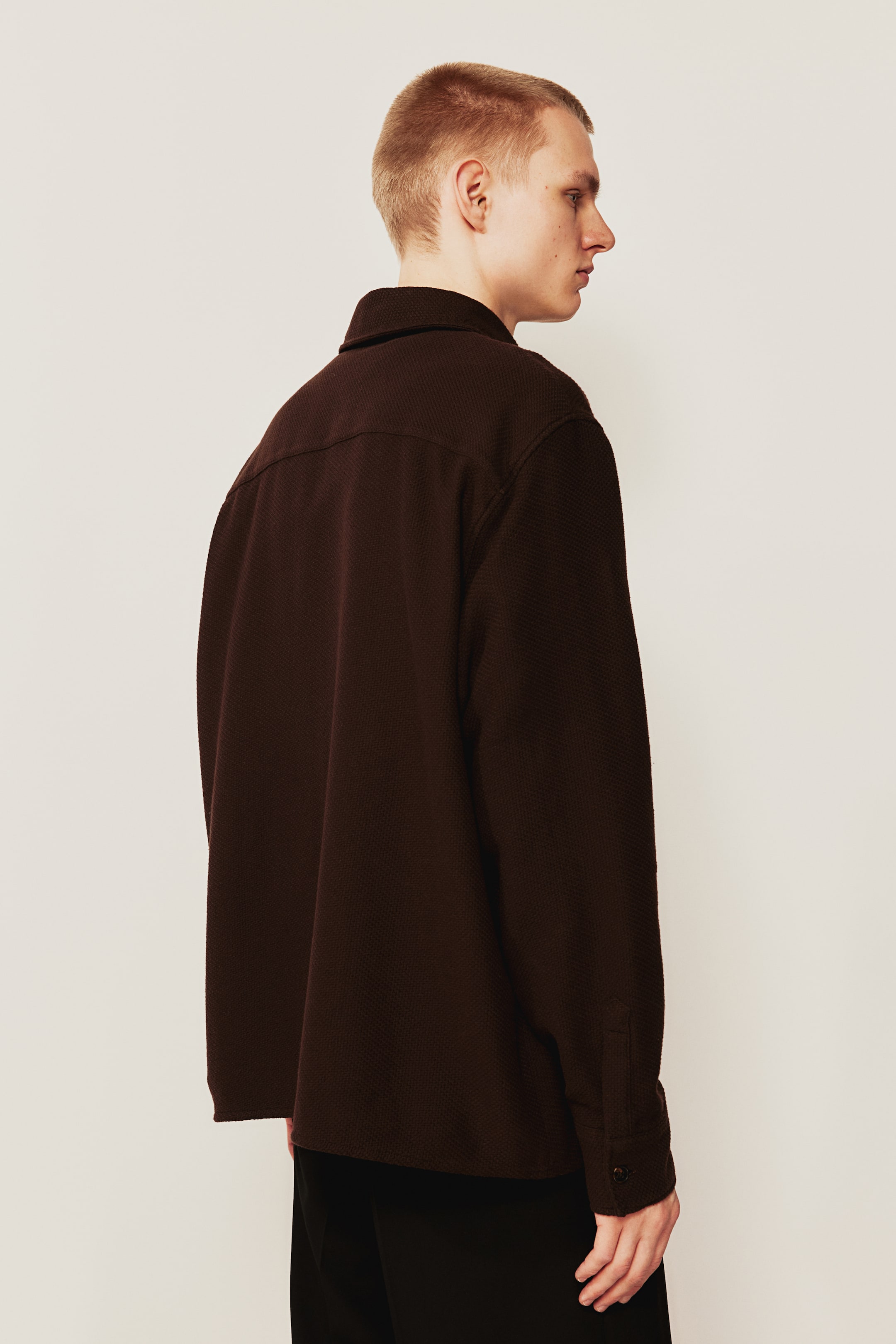 Regular Fit Waffled shirt - Dark brown - Men | H&M GB 4