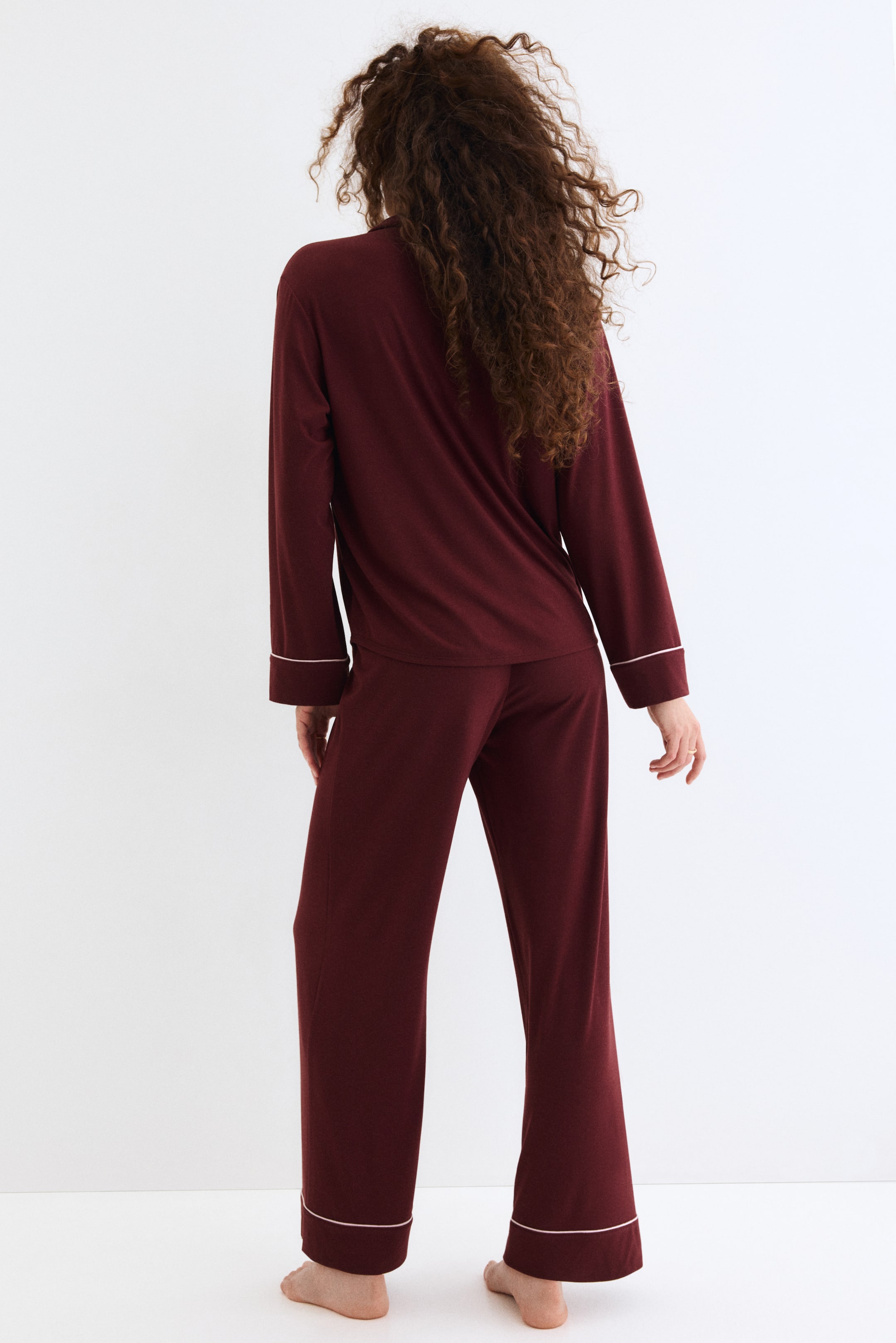 Grotere afbeelding bekijken: MAMA Pyjama met biesjes - Bordeauxrood - DAMES | H&M NL 2