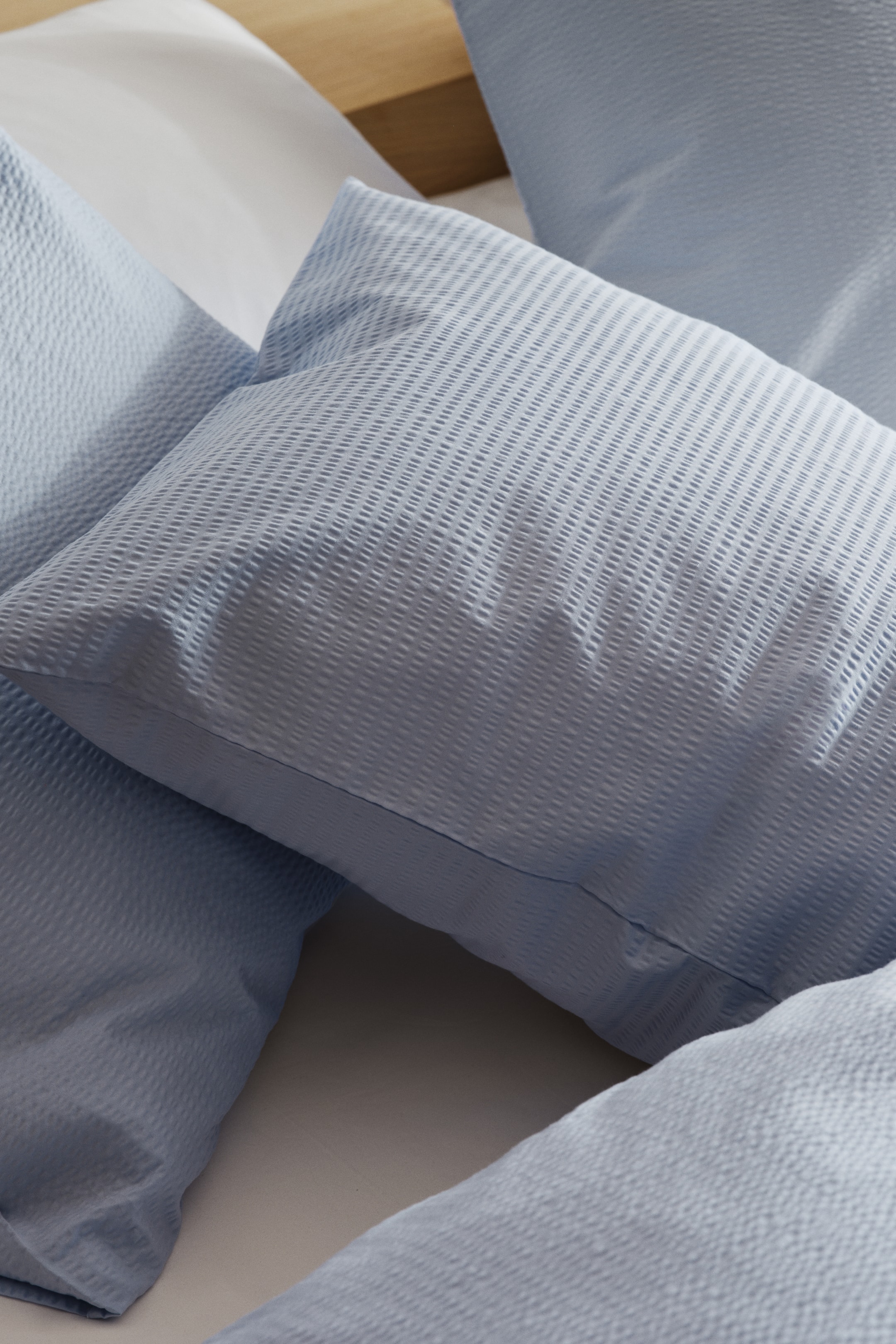 Agrandir l'image: Taie d'oreiller en seersucker - Bleu clair - Home All | H&M FR 1