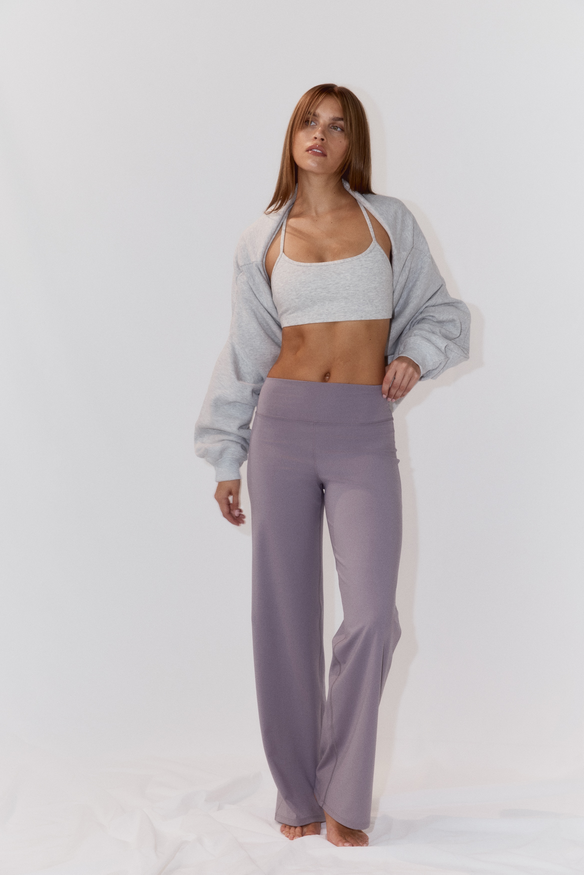 Wide sports trousers with SoftMove™