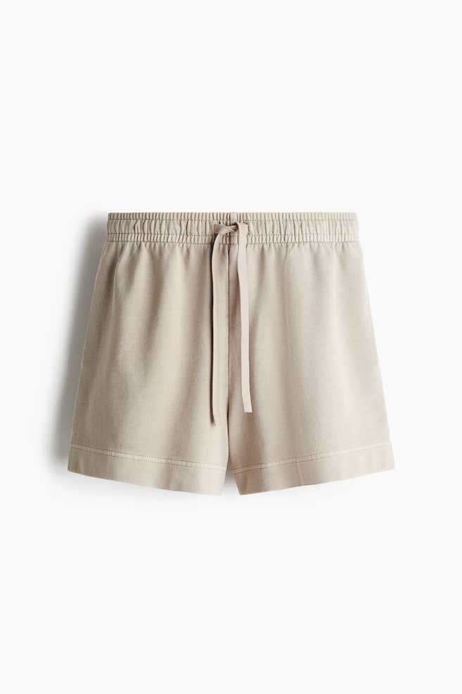 Ausgewaschene Sweatshorts aus Baumwolle - Helles Greige - 1