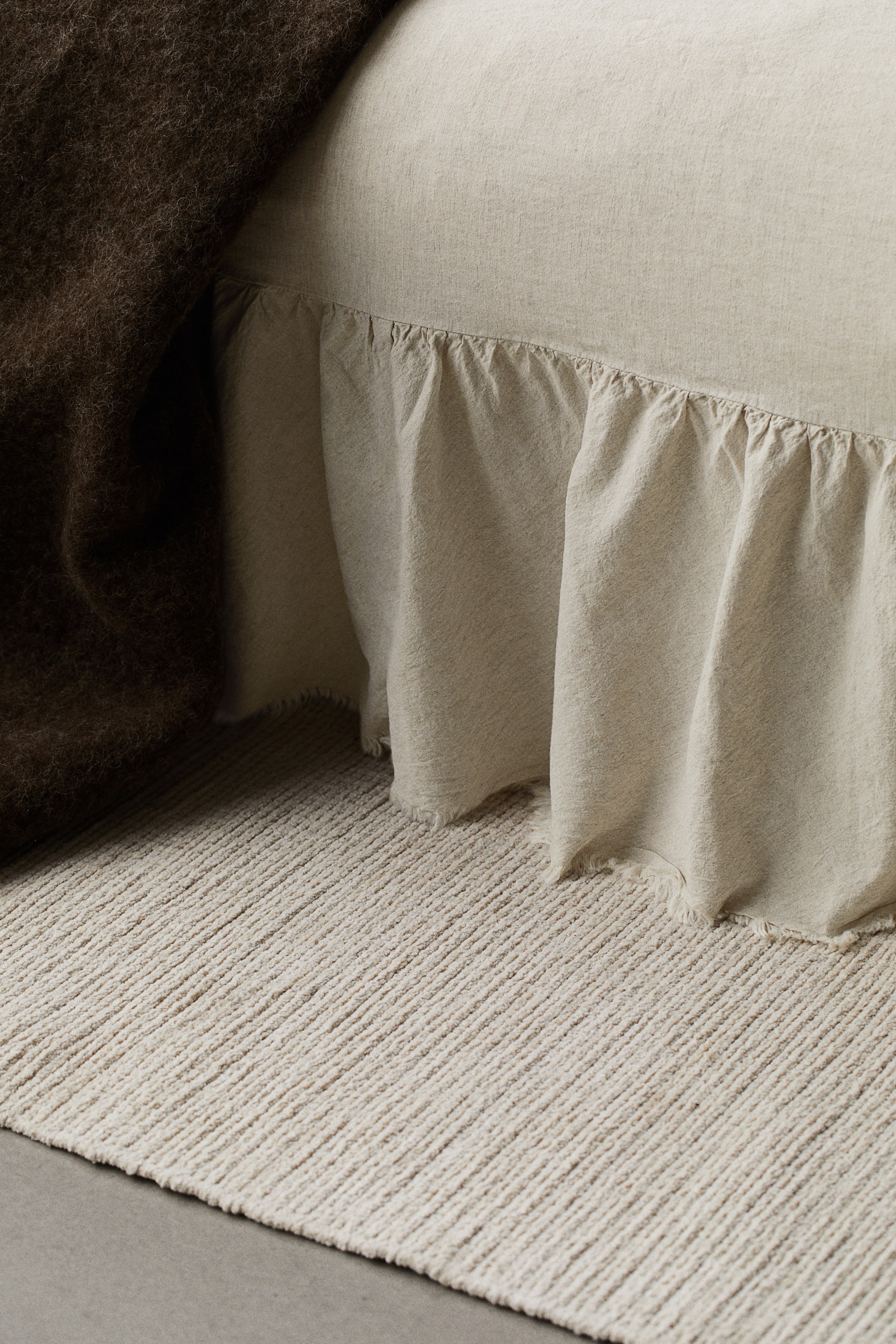 Raw-edge Linen-blend Bedskirt