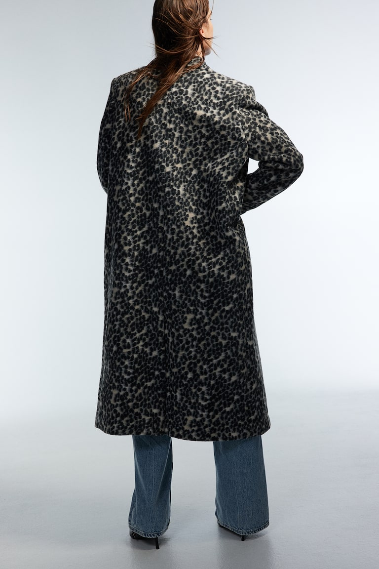 Single-breasted coat