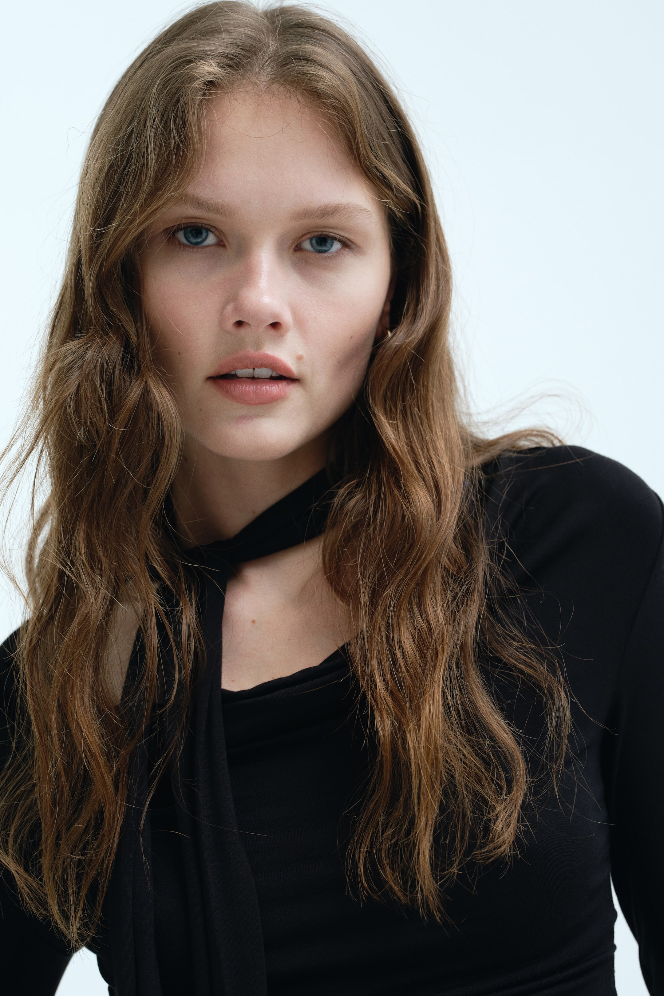 Grotere afbeelding bekijken: Gedrapeerde top met sjaaldetail - Zwart - DAMES | H&M BE 1